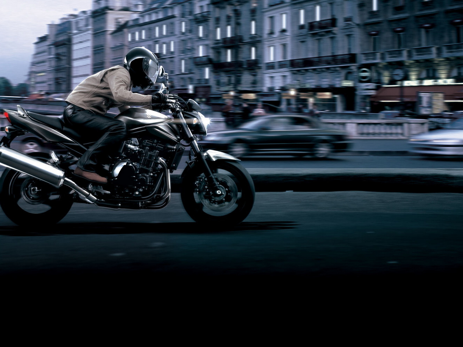 Красивый мотоцикл Suzuki  GSF 650