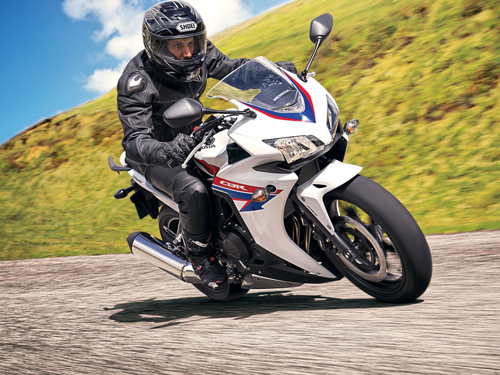 Красивый мотоцикл в москве Honda CBR 500 R