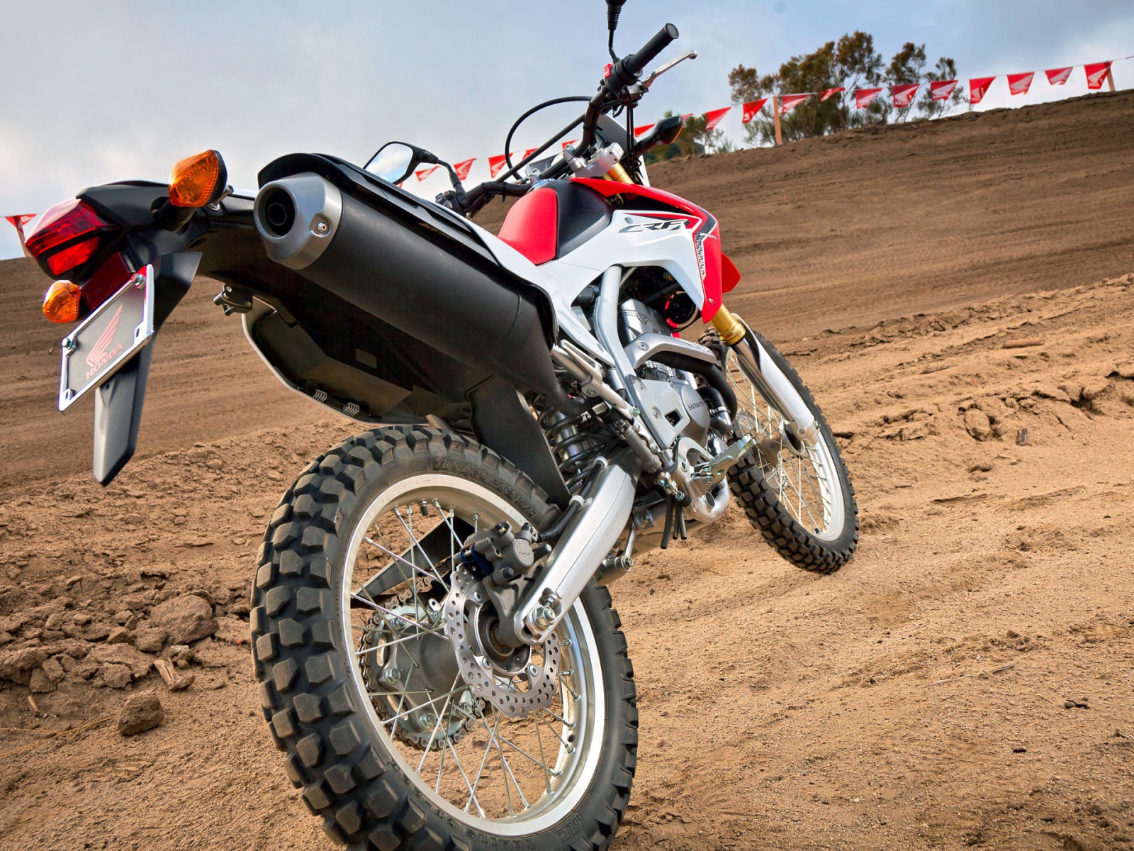 Красивый мотоцикл в москве Honda CRF 250 L