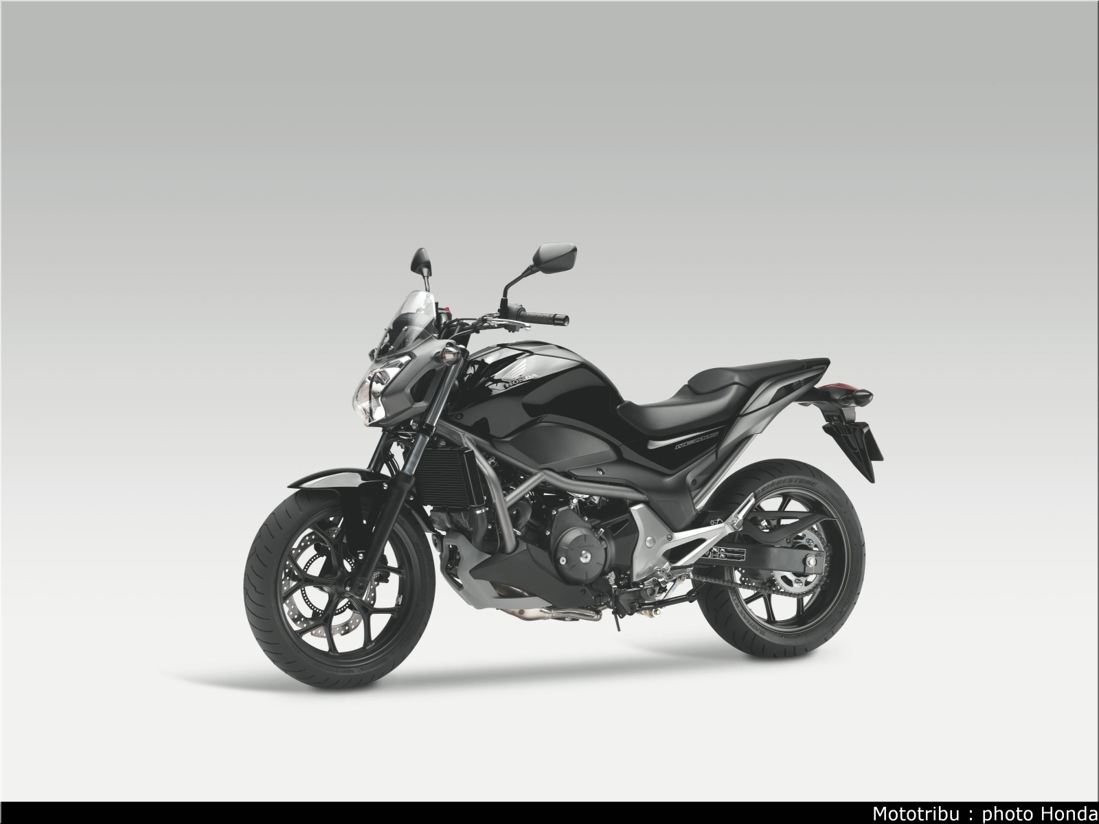Красивый мотоцикл в москве Honda NC 700 S