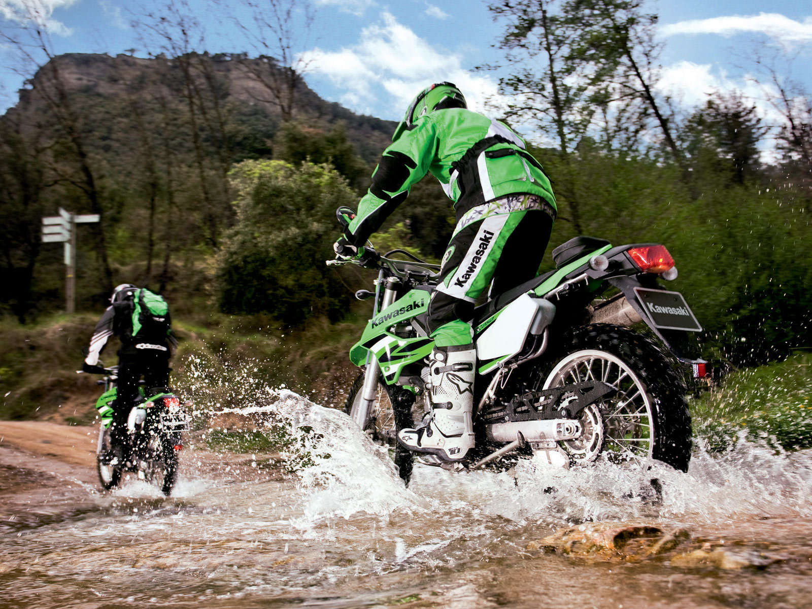 Мотоцикл модели Kawasaki KLX 250