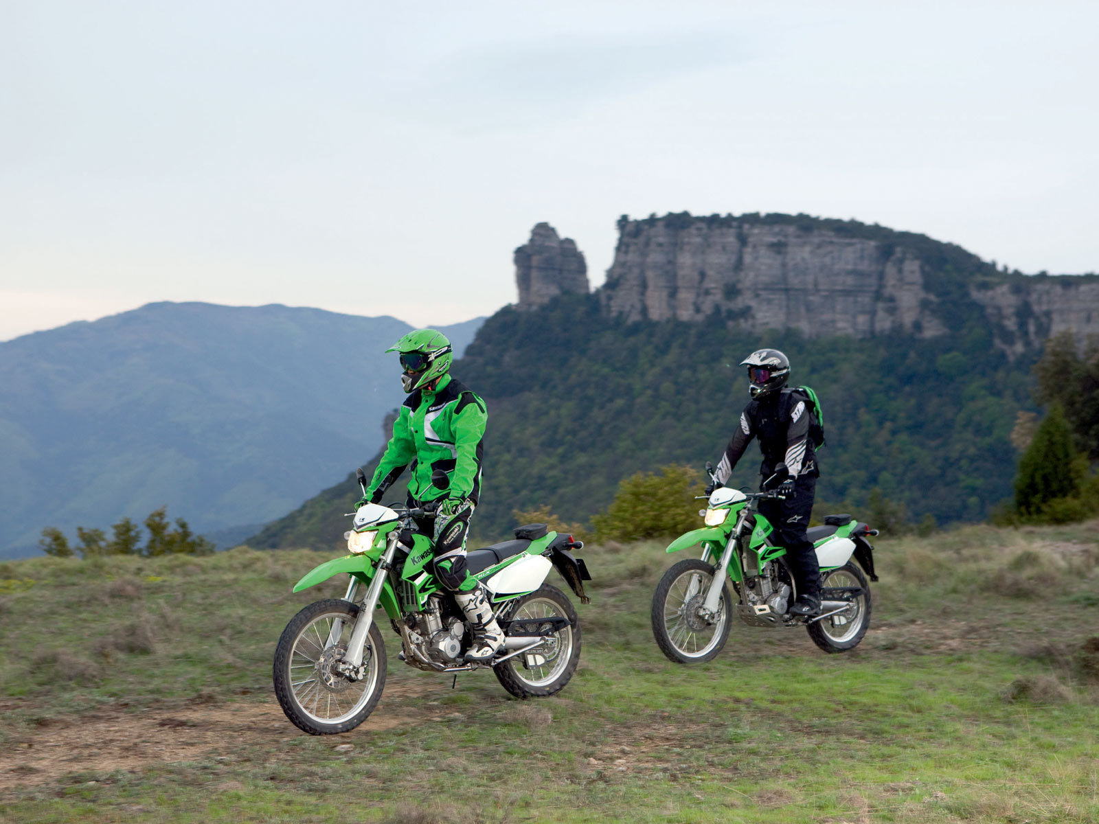 Быстрый мотоцикл Kawasaki KLX 250