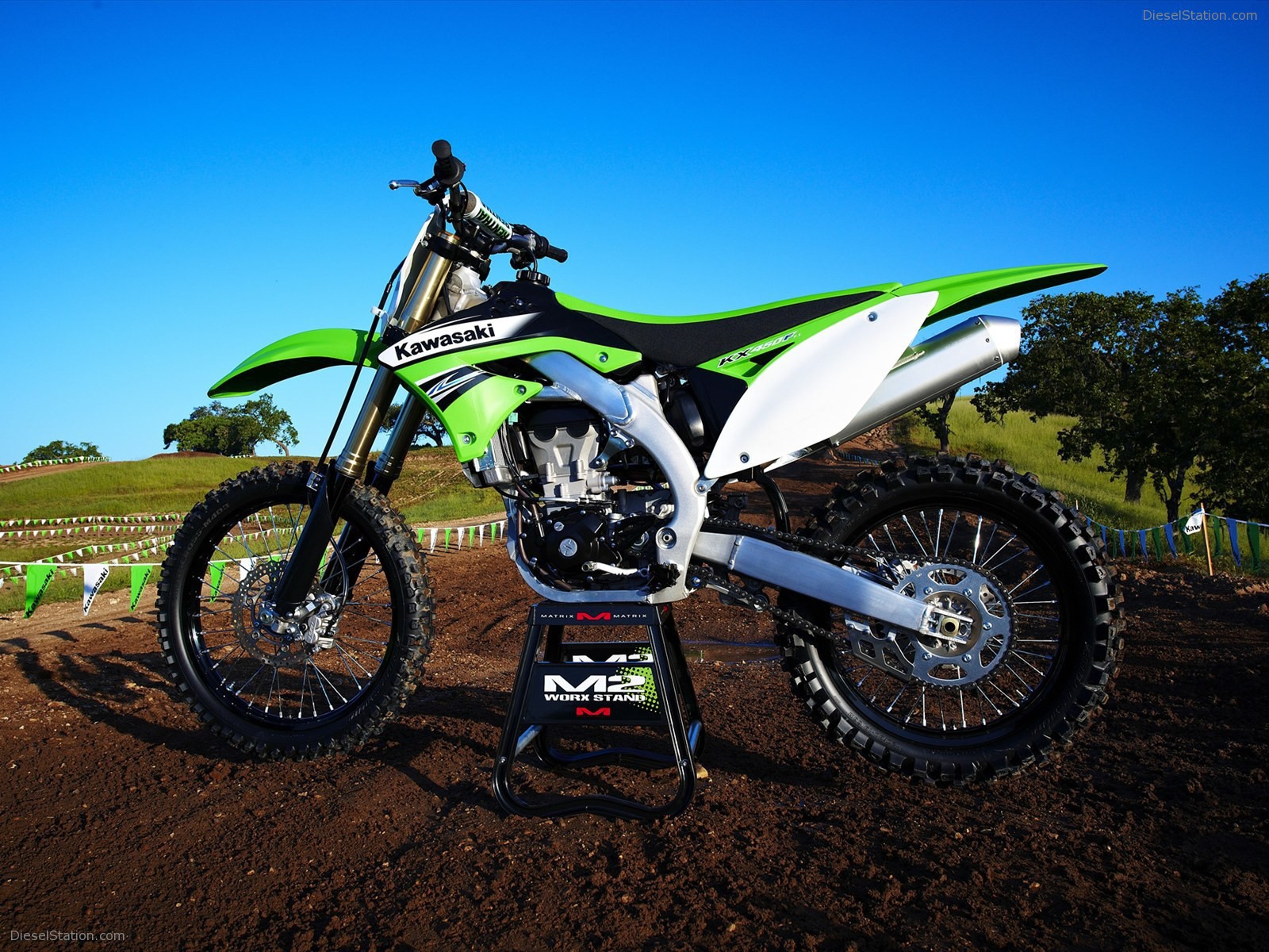 Быстрый мотоцикл Kawasaki KX 450 F