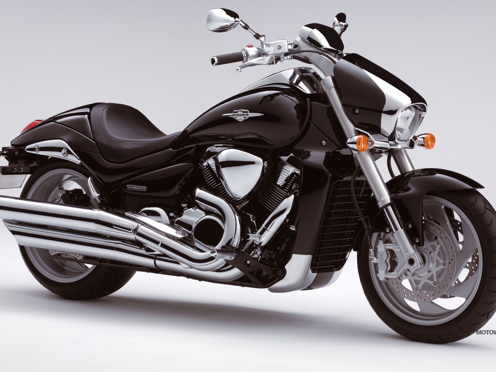 Невероятно быстрый мотоцикл Suzuki Intruder M1800 R