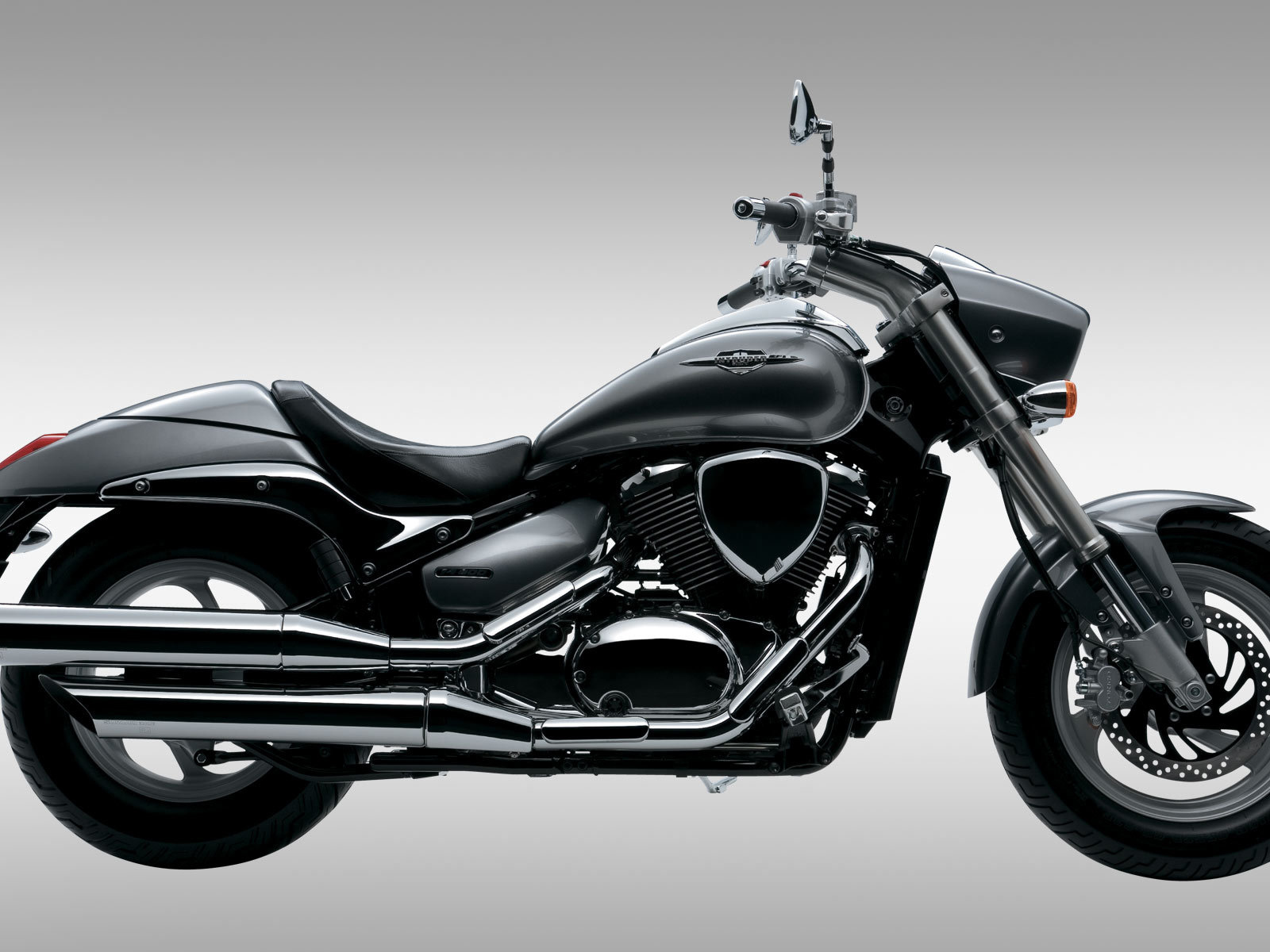 Новый мотоцикл Suzuki Intruder M800