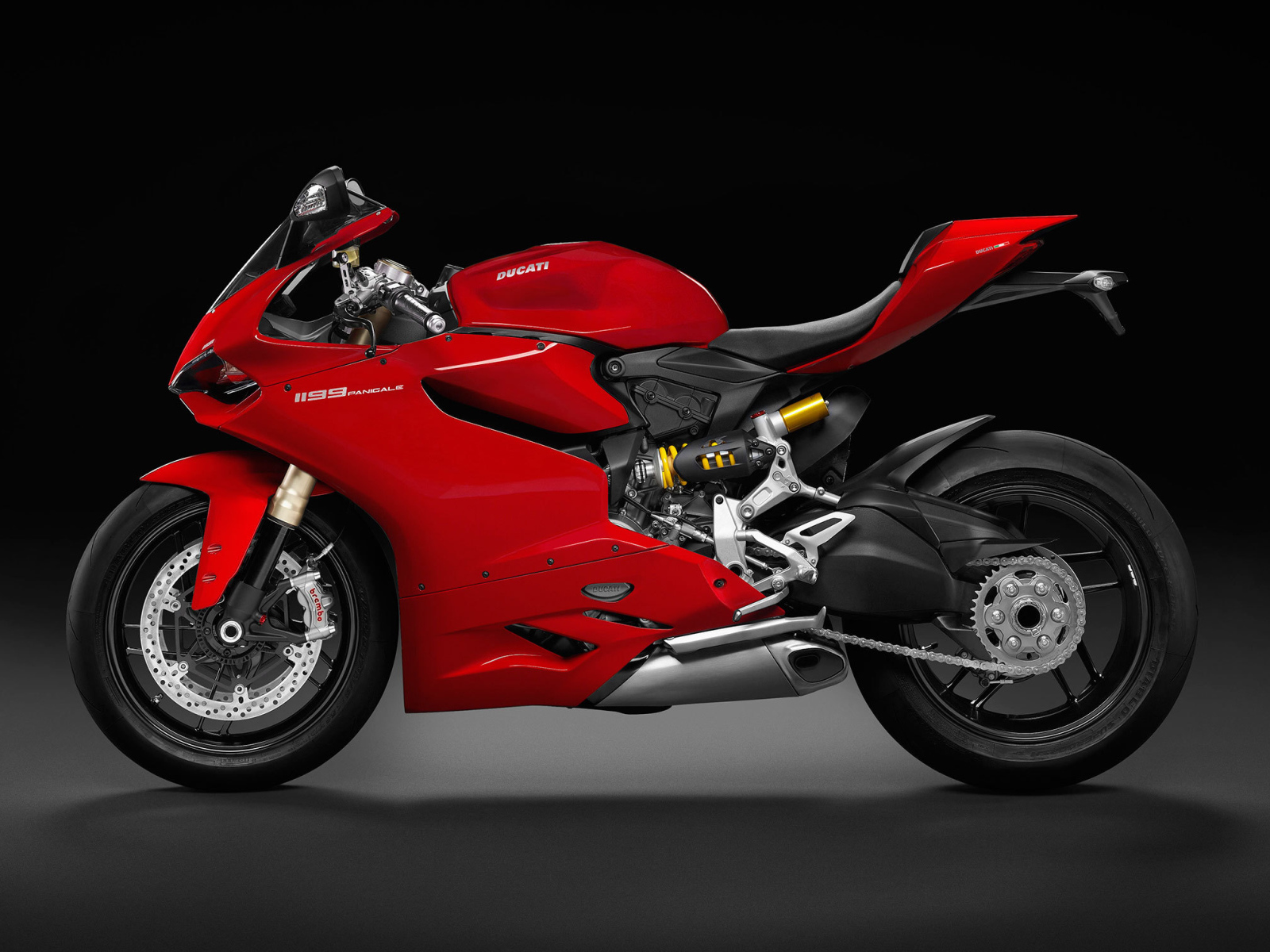 Новый мотоцикл на дороге Ducati Superbike 1199 Panigale