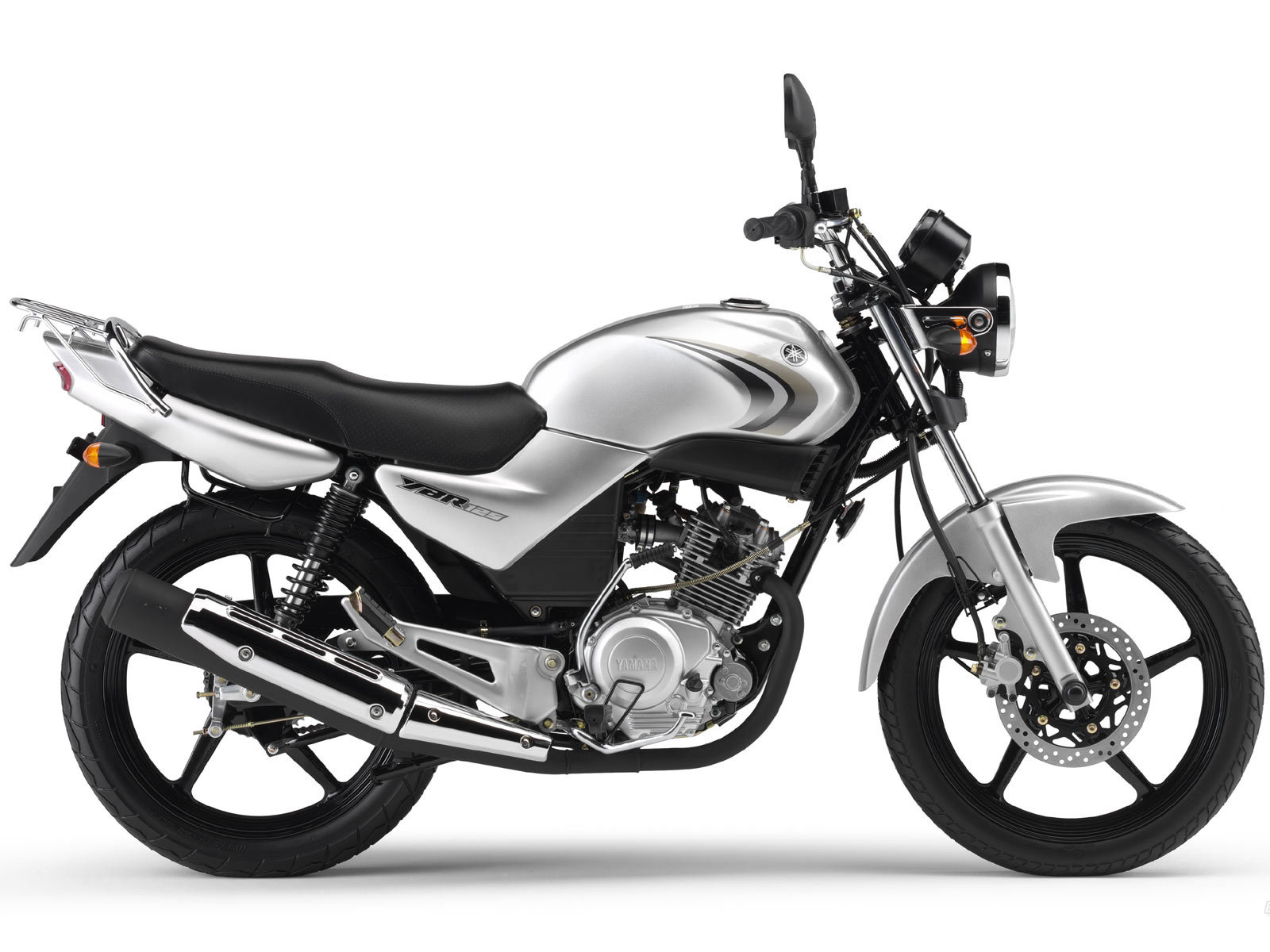Новый надежный мотоцикл Suzuki Boulevard S 40