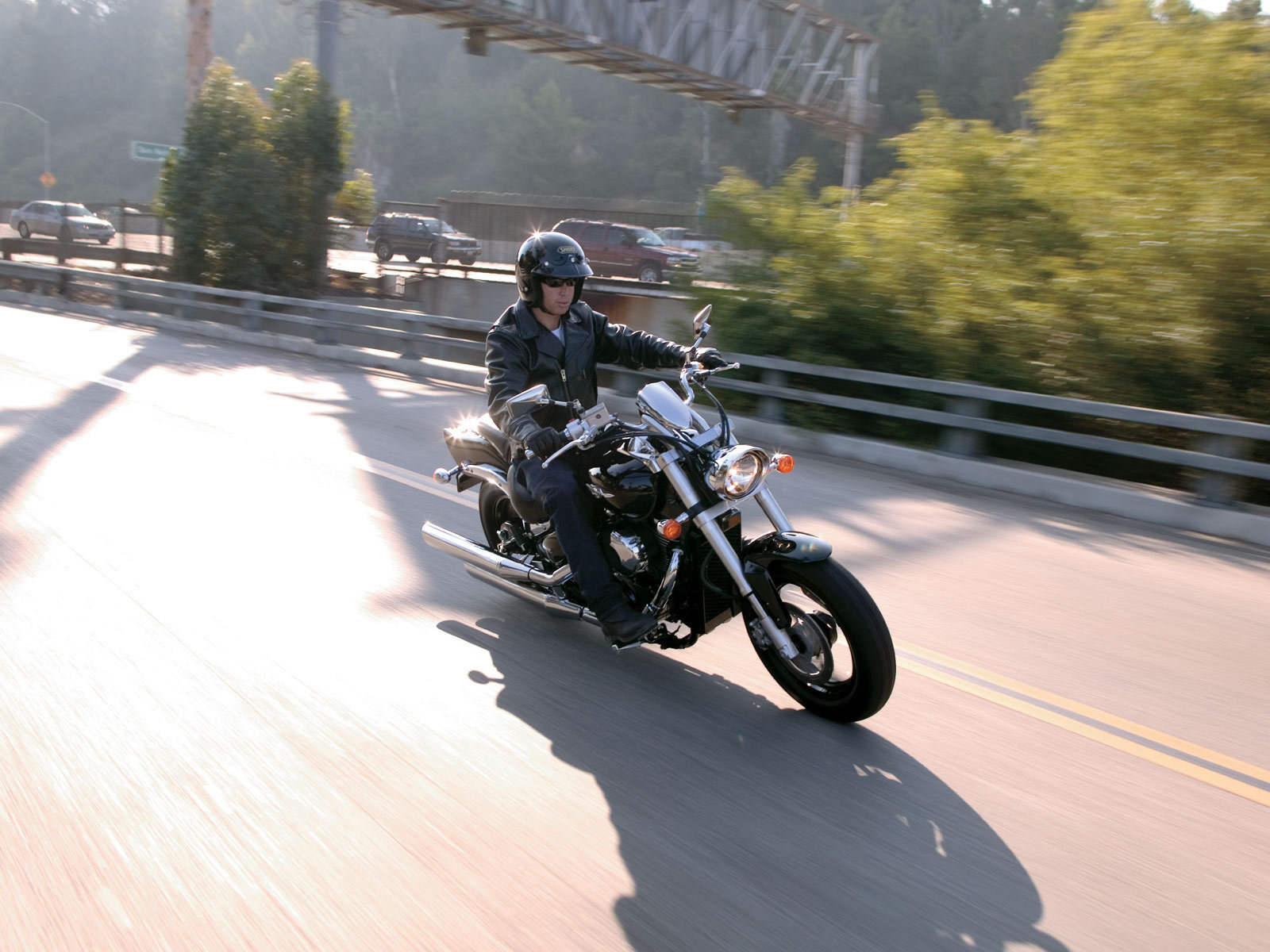 Новый надежный мотоцикл Suzuki Intruder M800