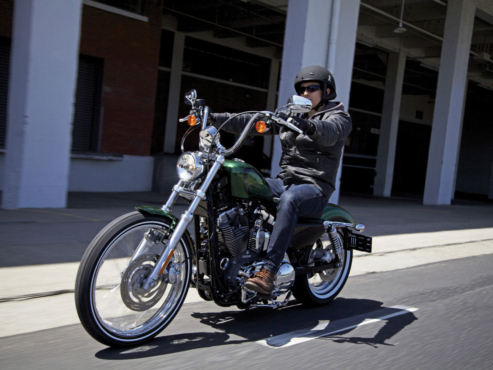 Новый надежный мотоцикл Harley-Davidson XL 1200V Sportster Seventy-Two