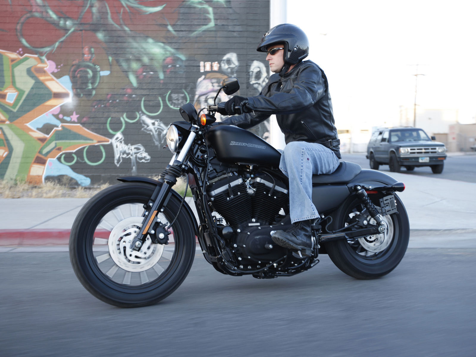 Новый надежный мотоцикл Harley-Davidson XL 883N Sportster Iron