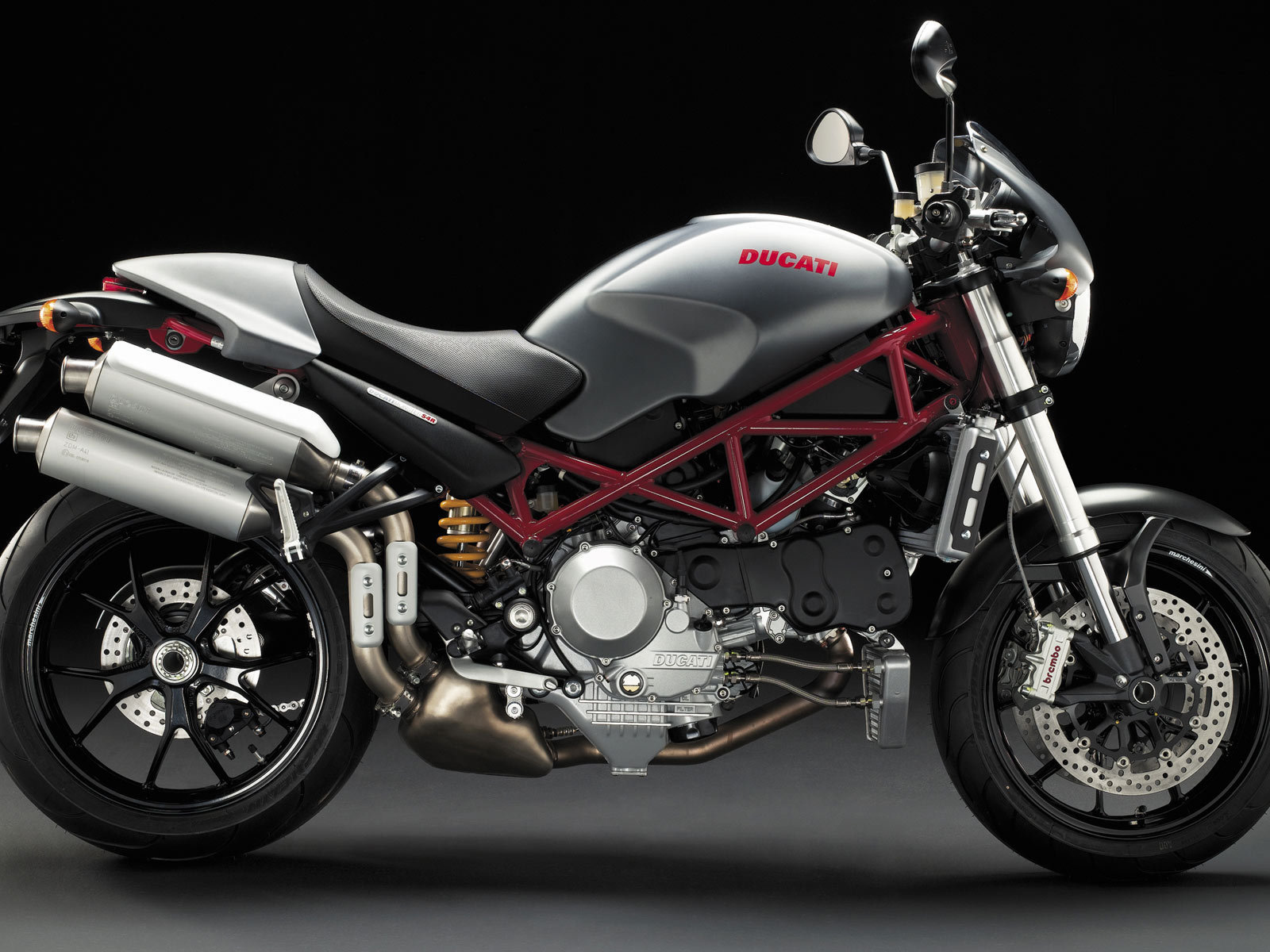 Популярный мотоцикл Ducati Monster 1200