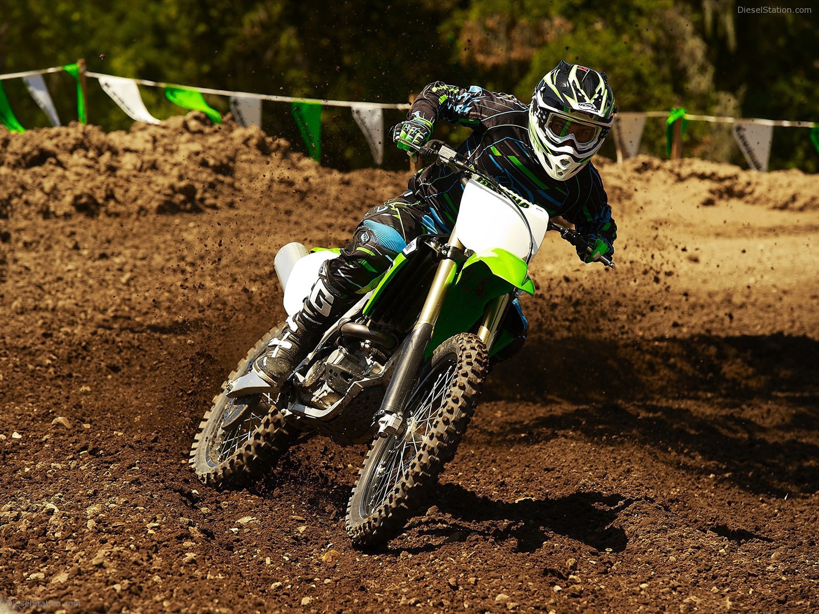 Популярный мотоцикл Kawasaki KX 450 F