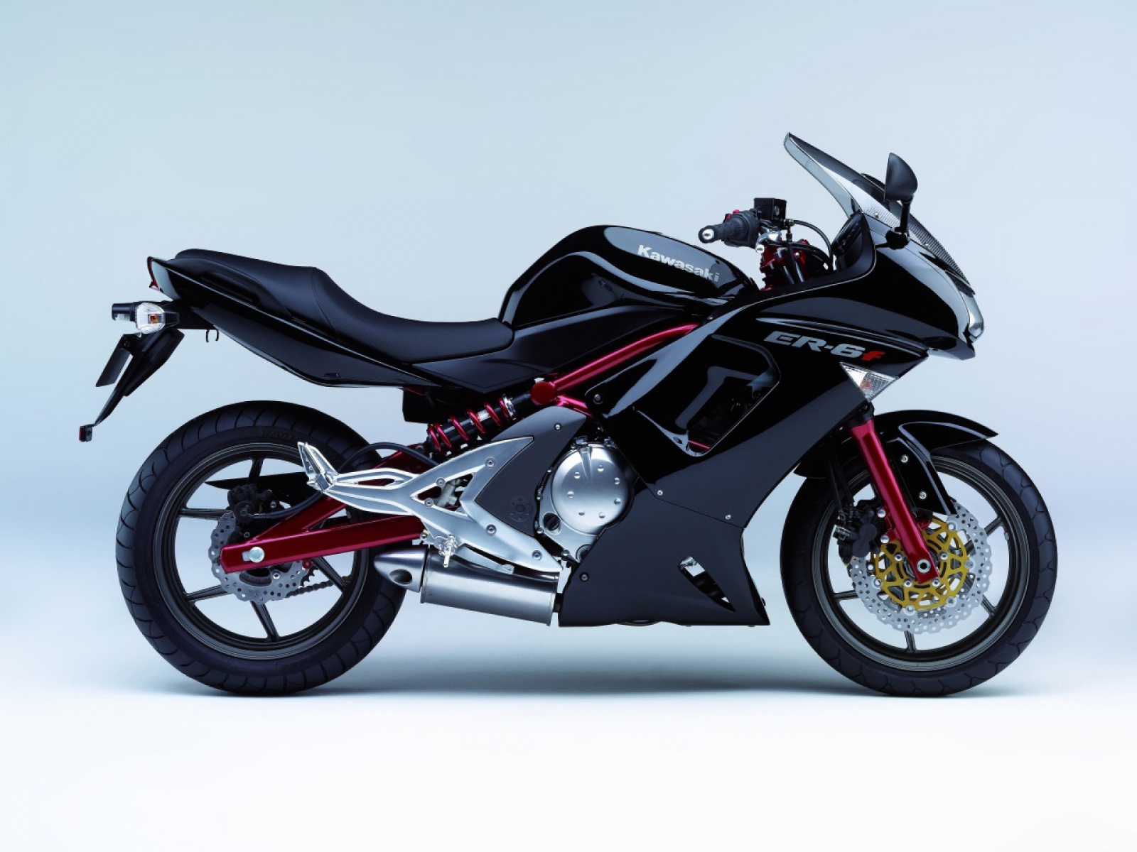 Надежный мотоцикл Kawasaki ER-6f