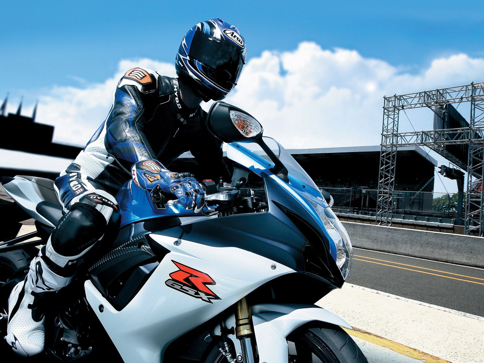 Надежный мотоцикл Suzuki GSX-R 750