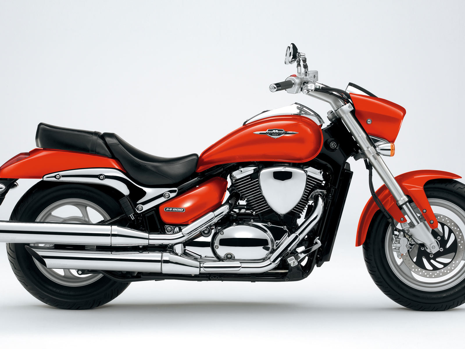 Надежный мотоцикл Suzuki Intruder C800C