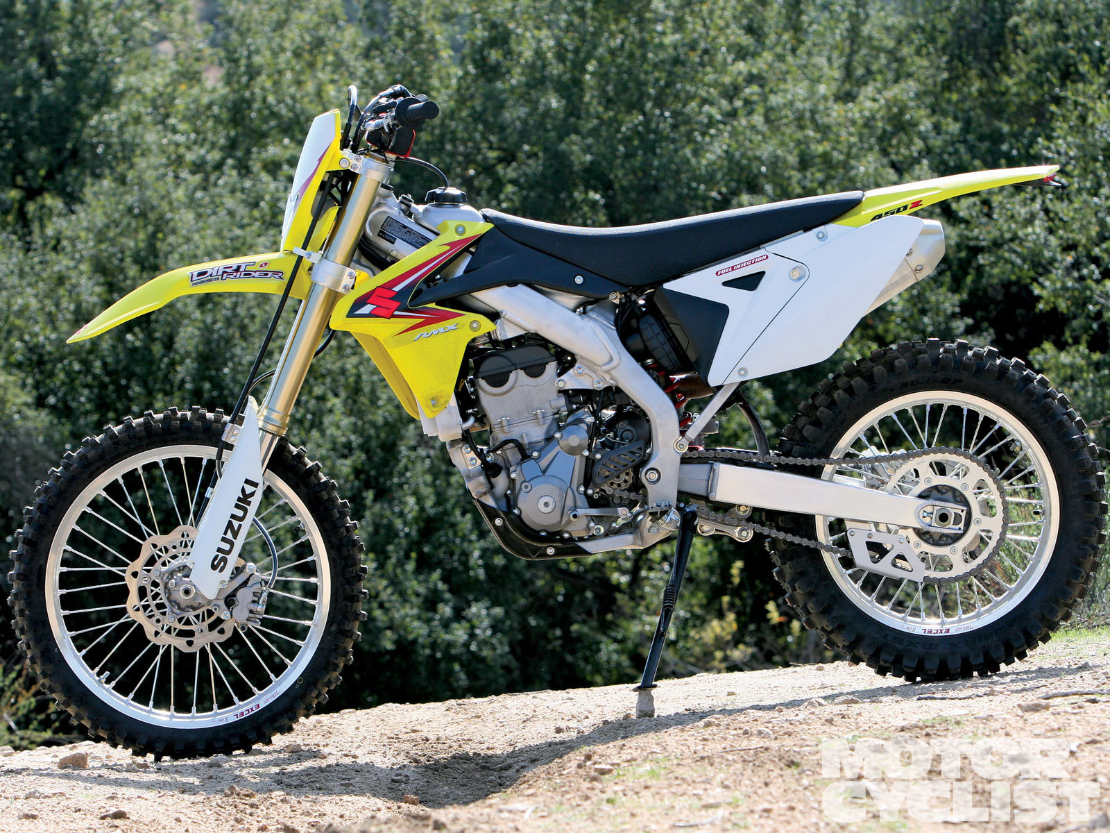 Надежный мотоцикл Suzuki RMX 450 Z
