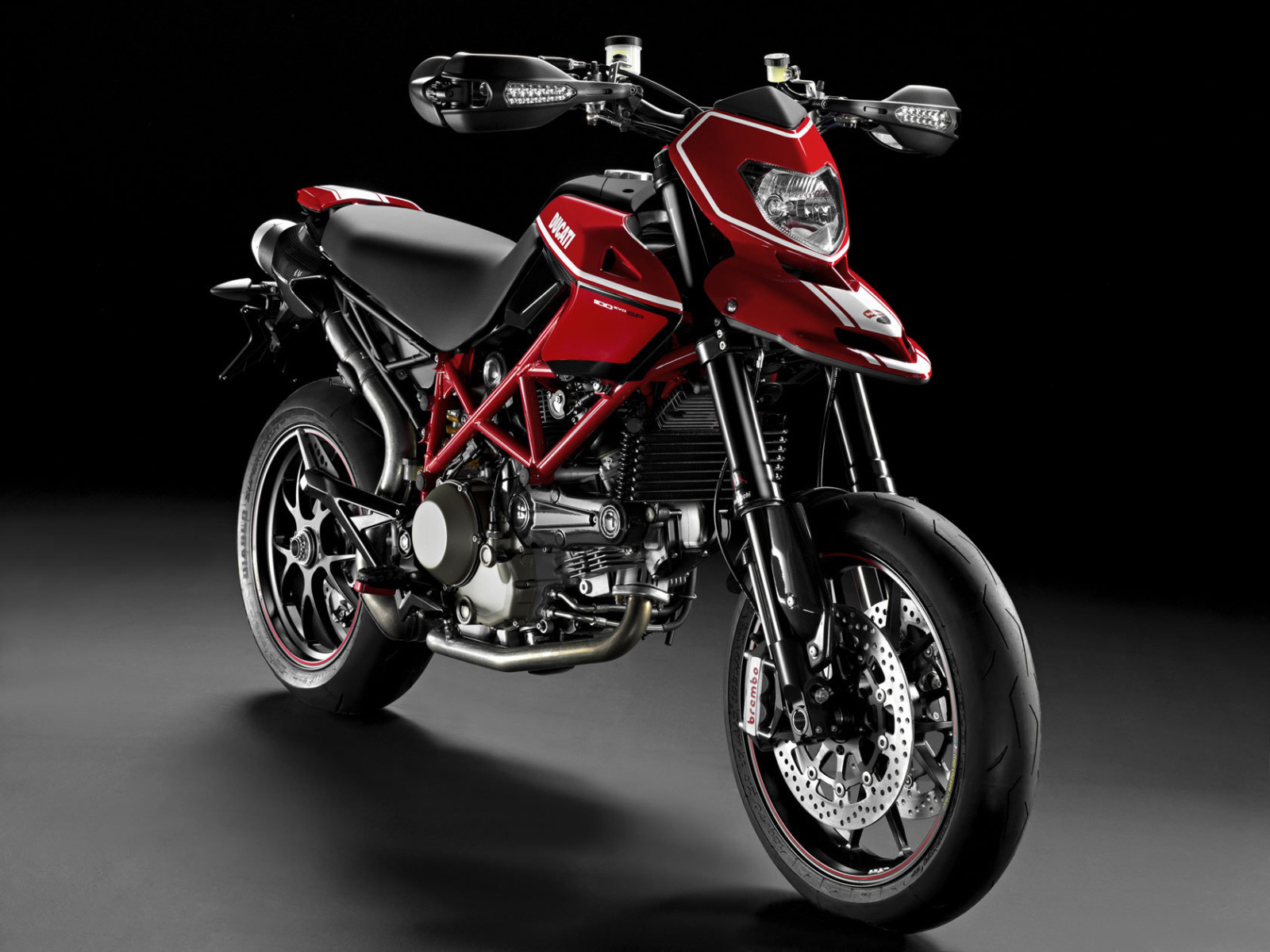 Надежный мотоцикл Ducati Hypermotard