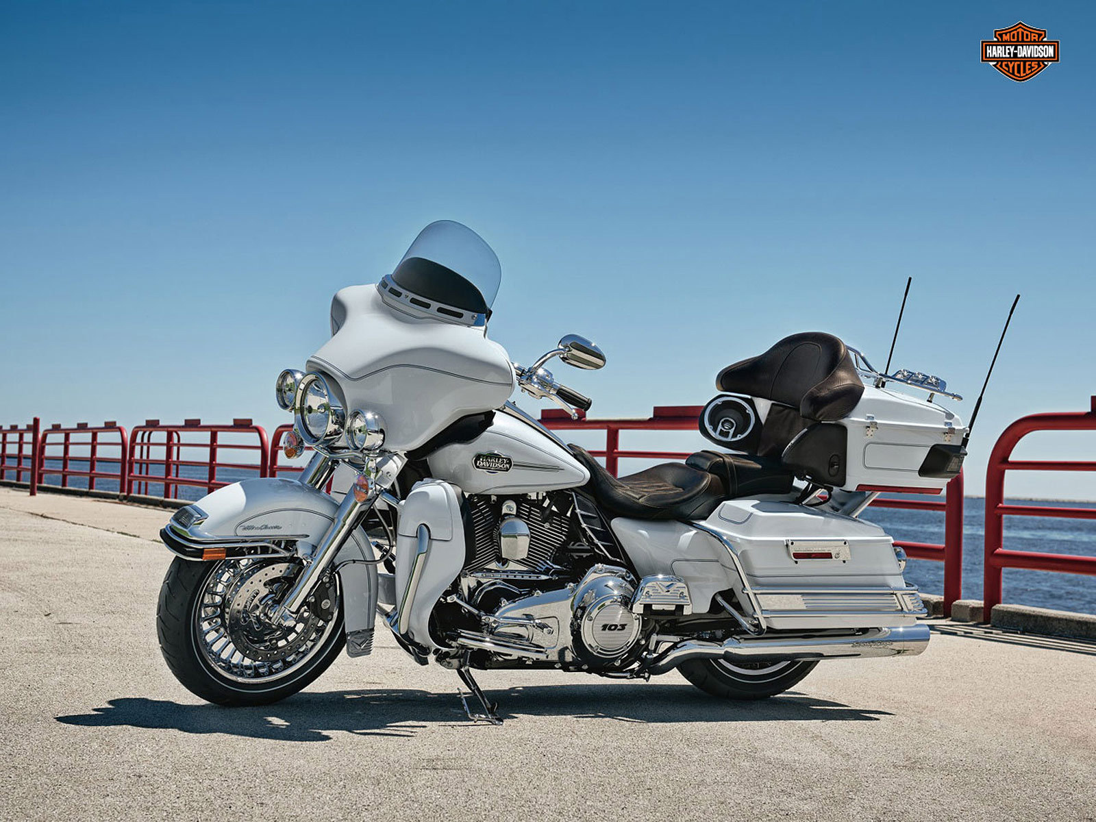 Надежный мотоцикл Harley-Davidson Electra Glide Ultra Classic