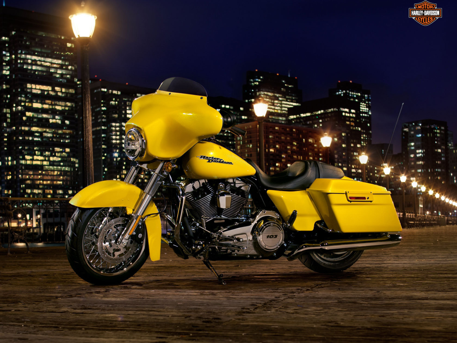 Тест-драйв мотоцикла Harley-Davidson Street Glide