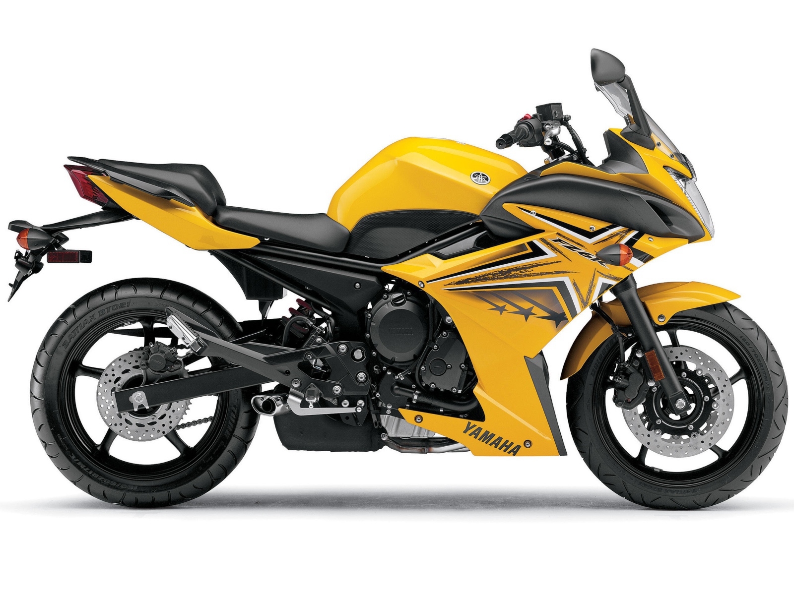 Желтый Yamaha fz6r