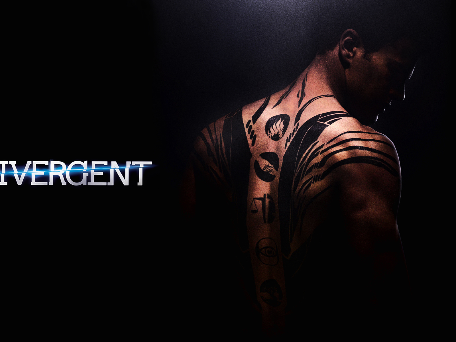 Отличный фильм Дивергент