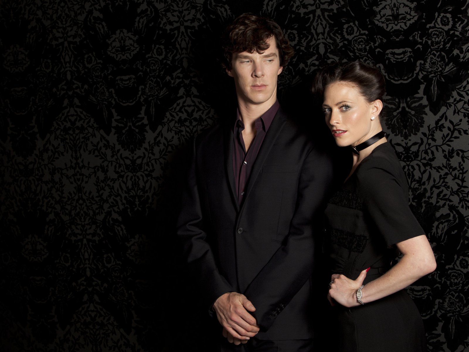 Герой и героиня сериала Шерлок