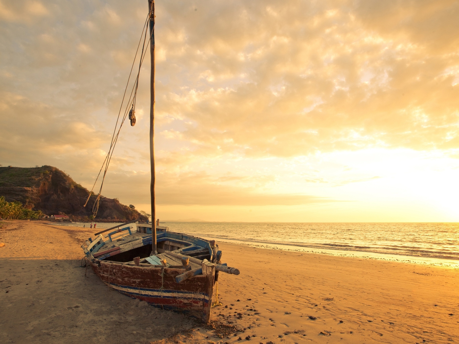 Красивое фото золотого пляжа