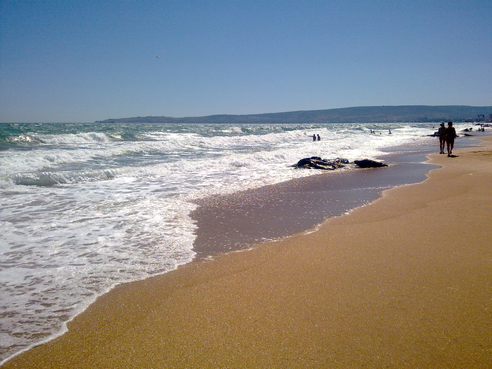 Золотой пляж в Феодосии