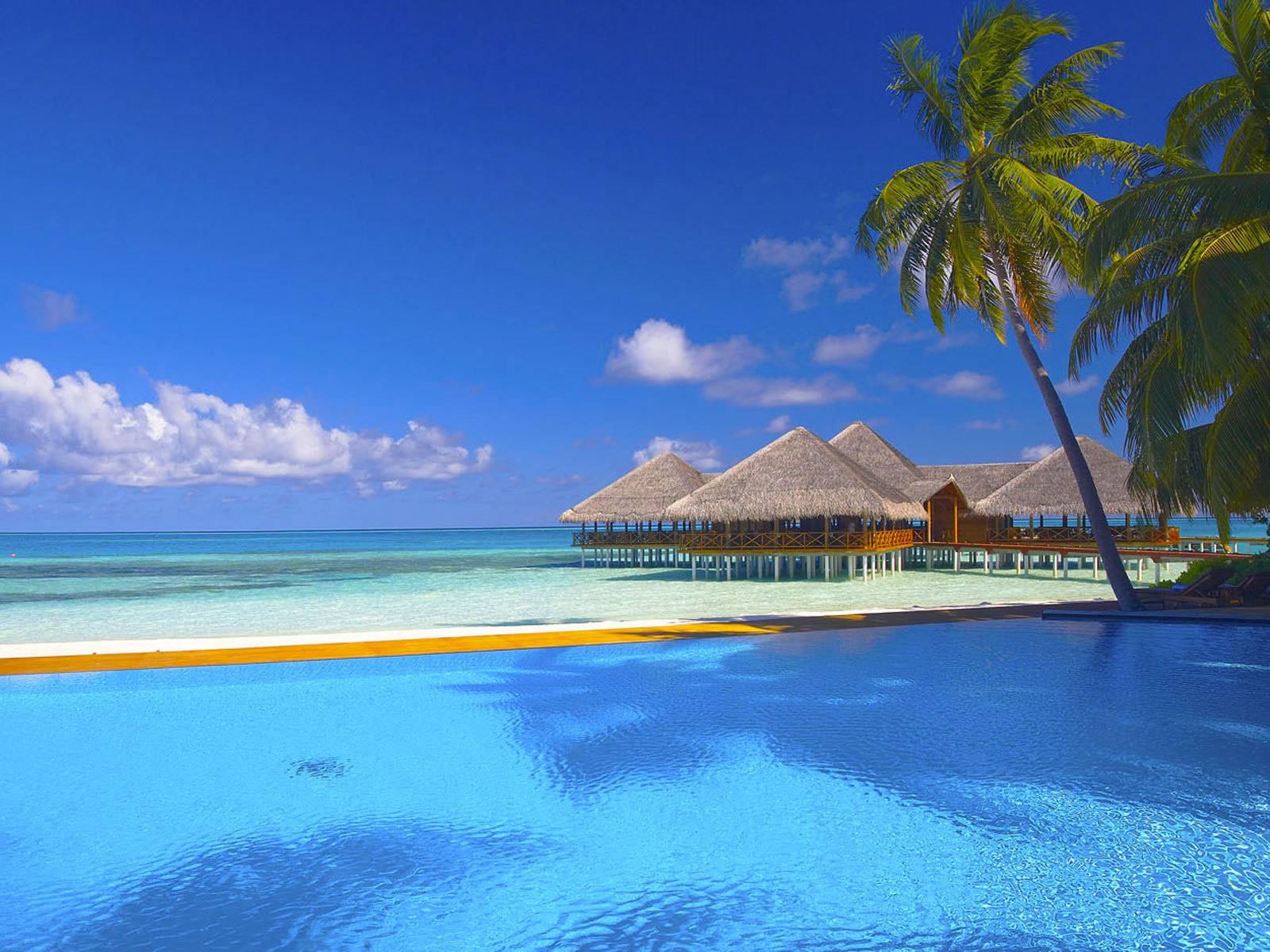 Бунгало на берегу моря