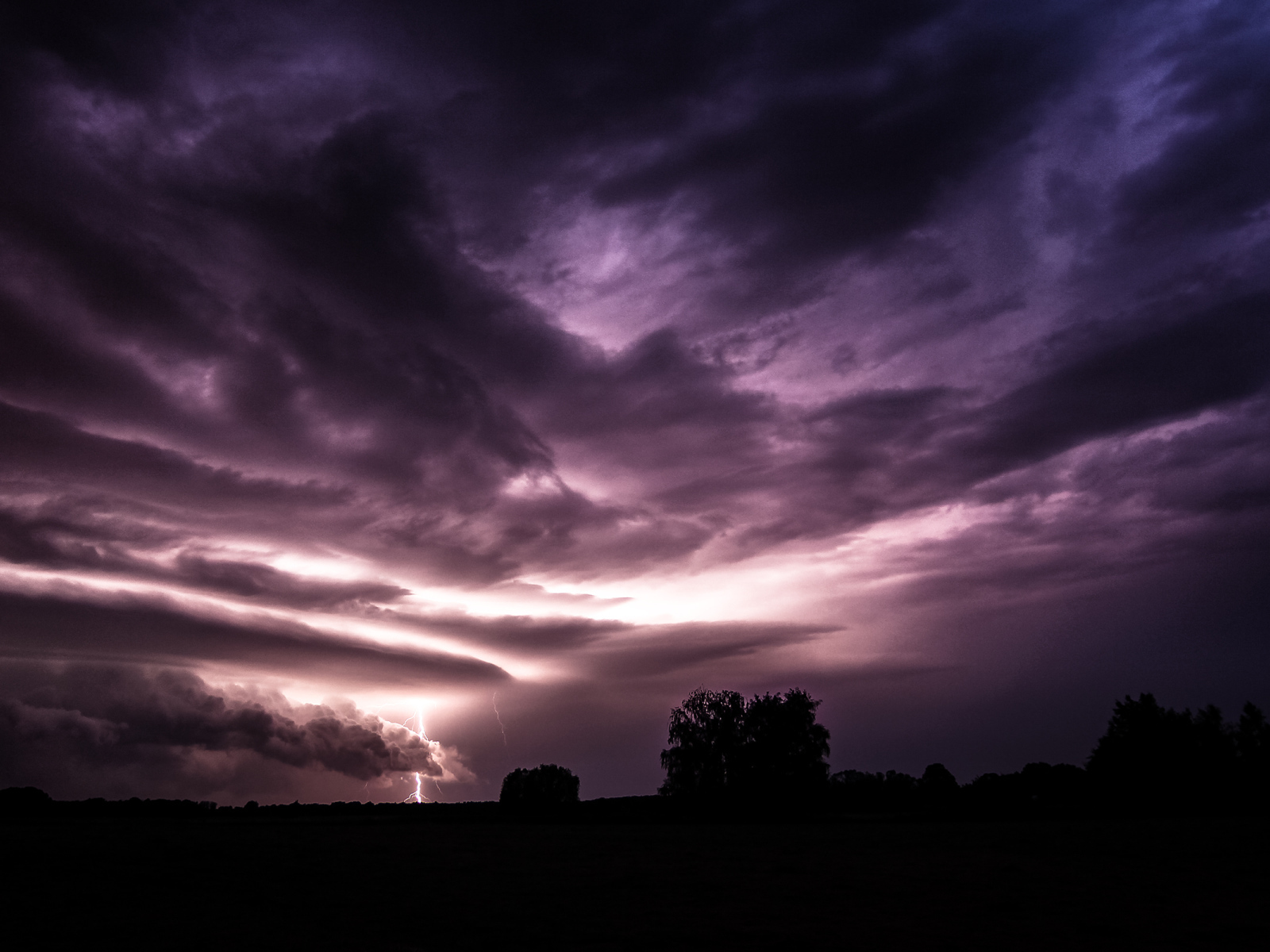 Вечер с грозовыми тучами