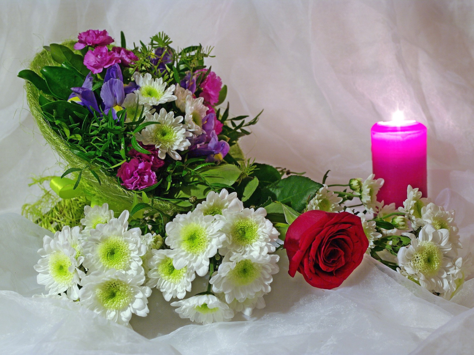 Красивый букет хризантема