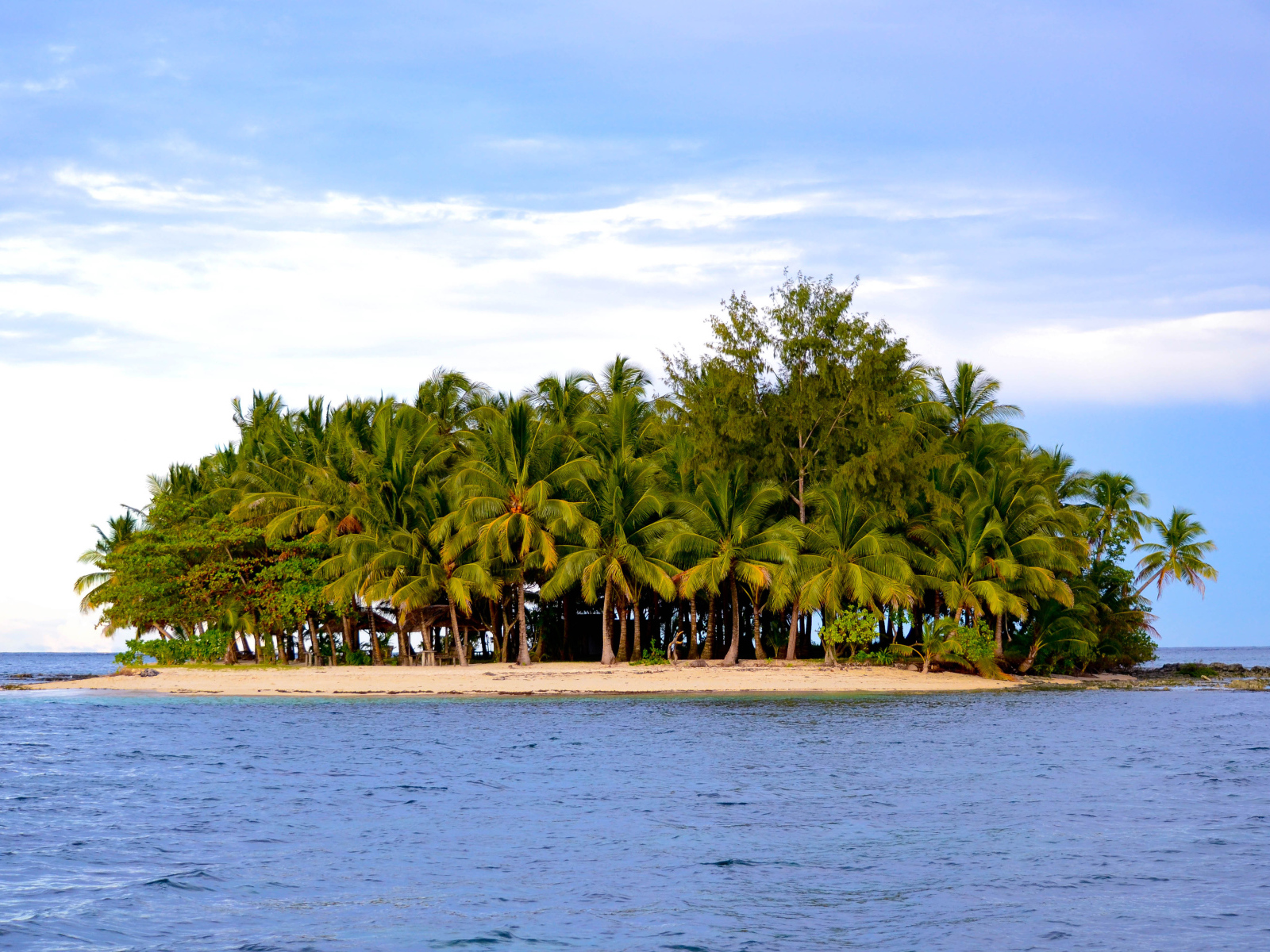 Остров из песка