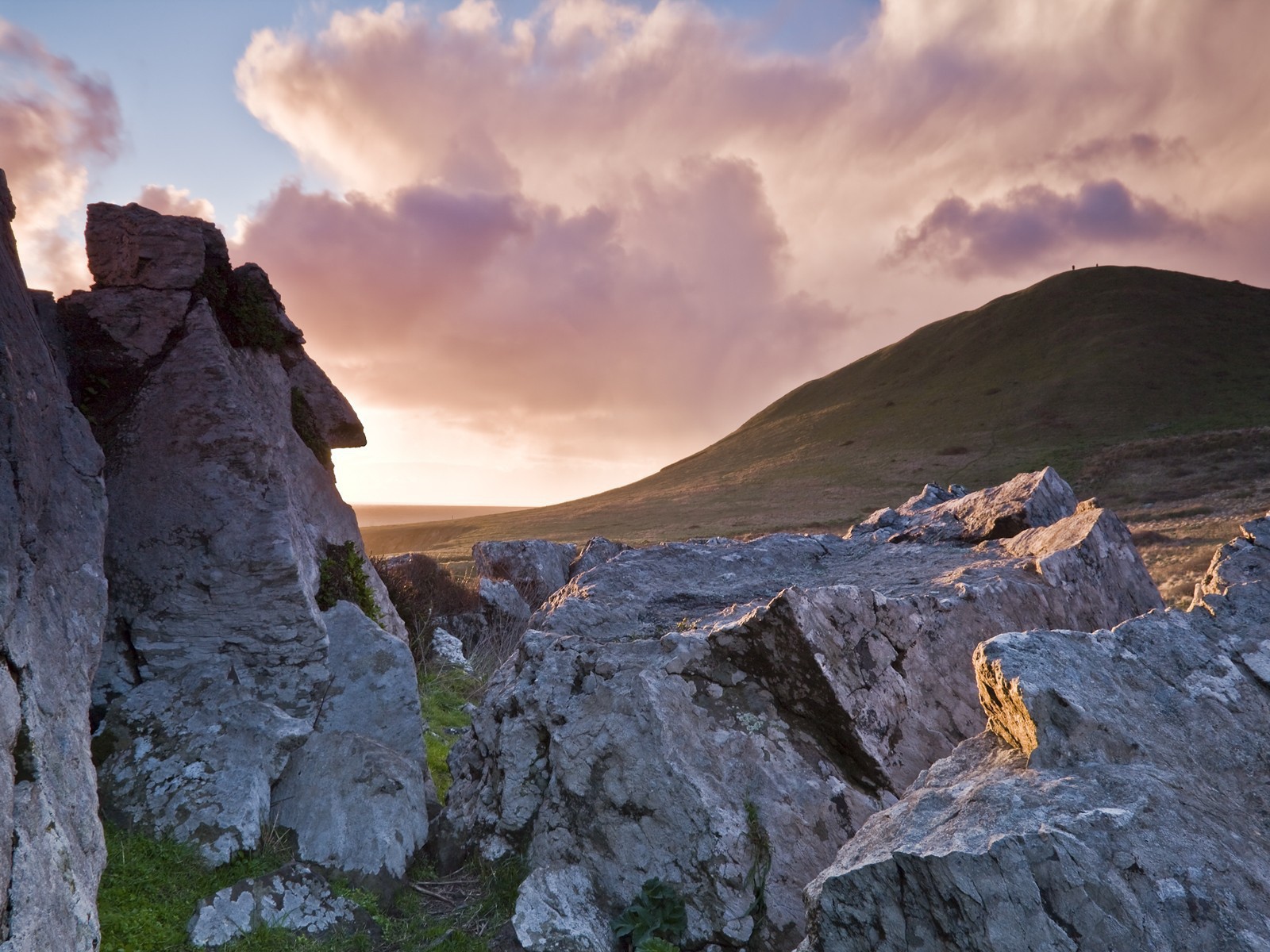 Цветные скалы