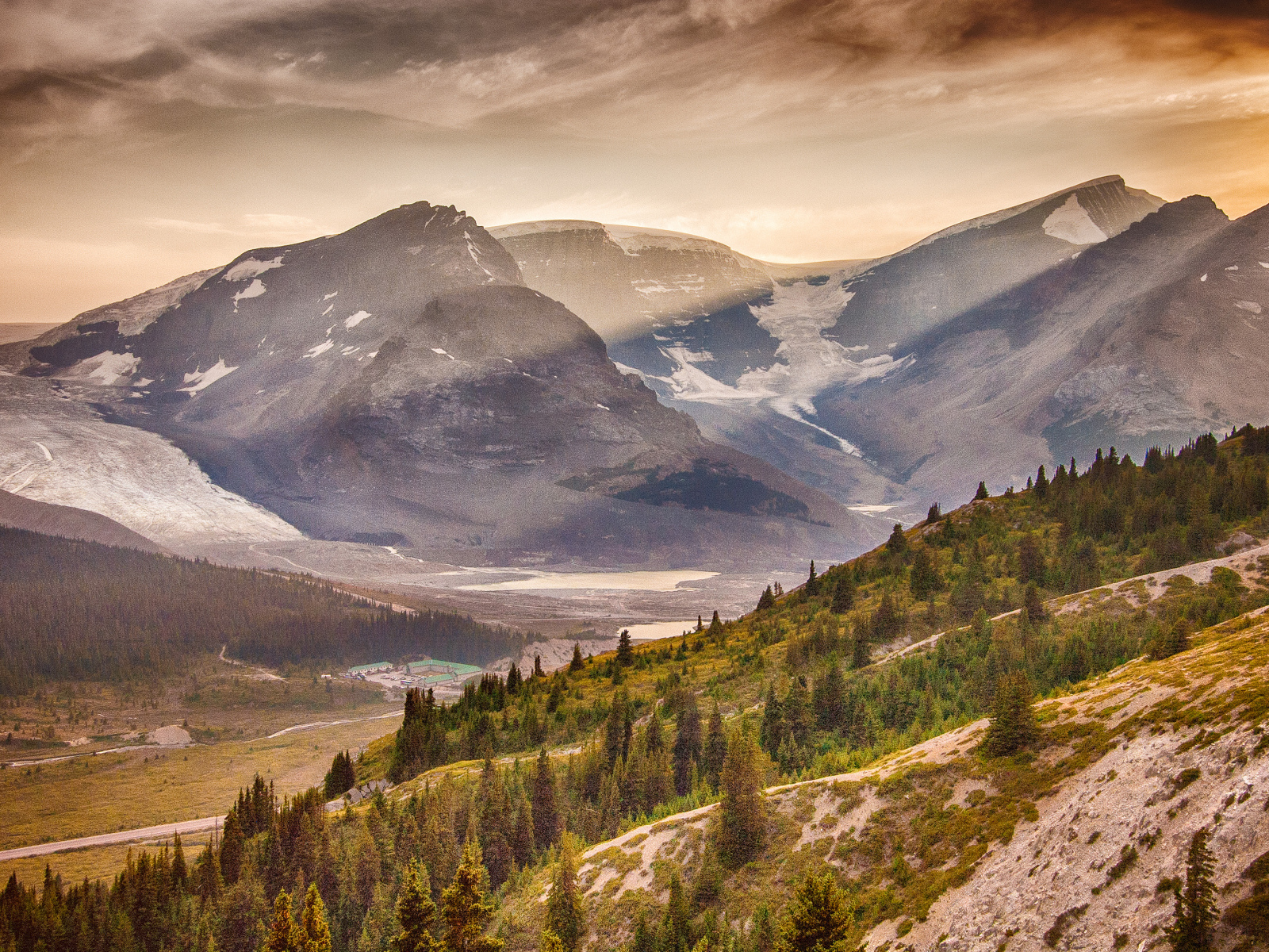 Закат над горами