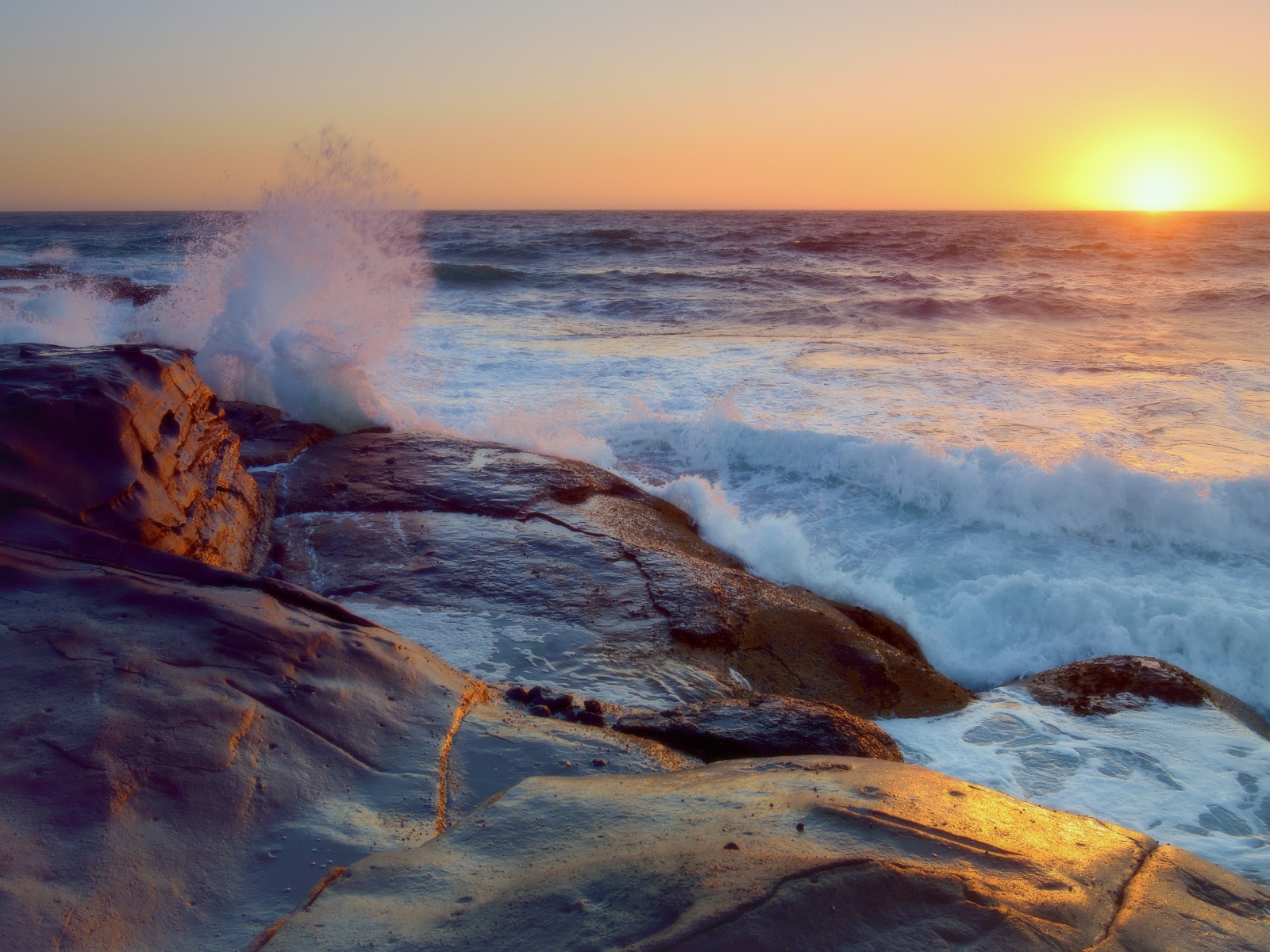 Море волнуется перед закатом