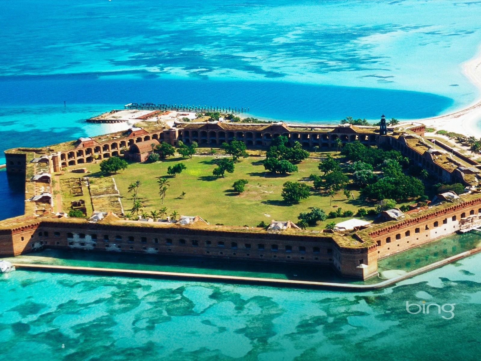 Старинная крепость на острове