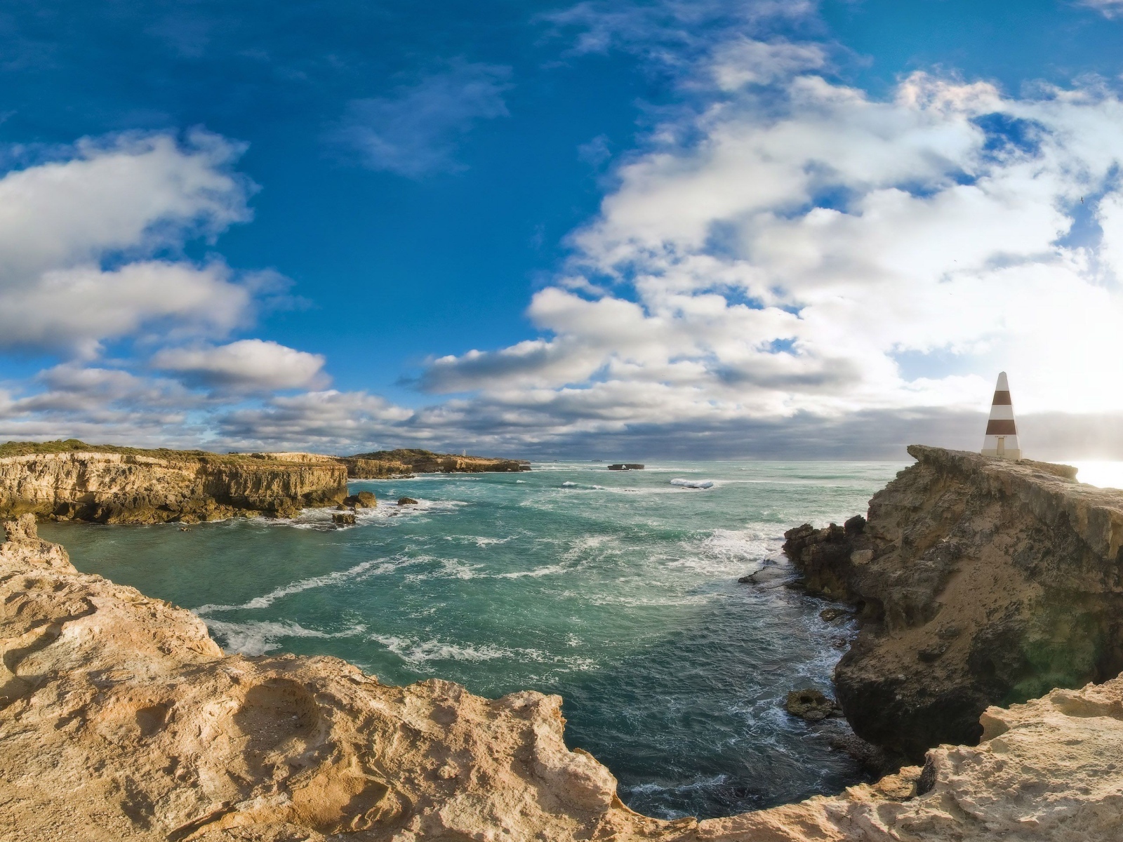 Дикий берег моря