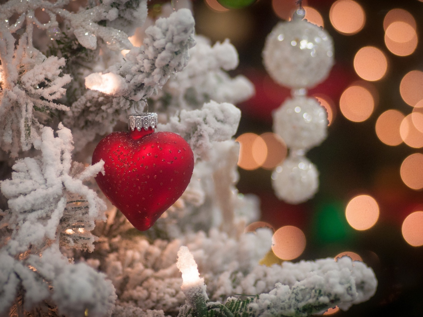 Сердечко на елке