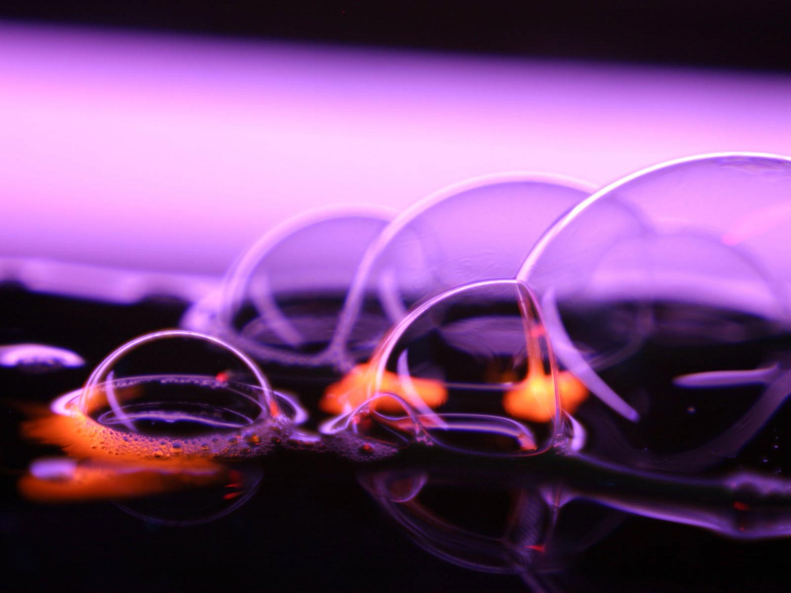 Пузырьки на воде