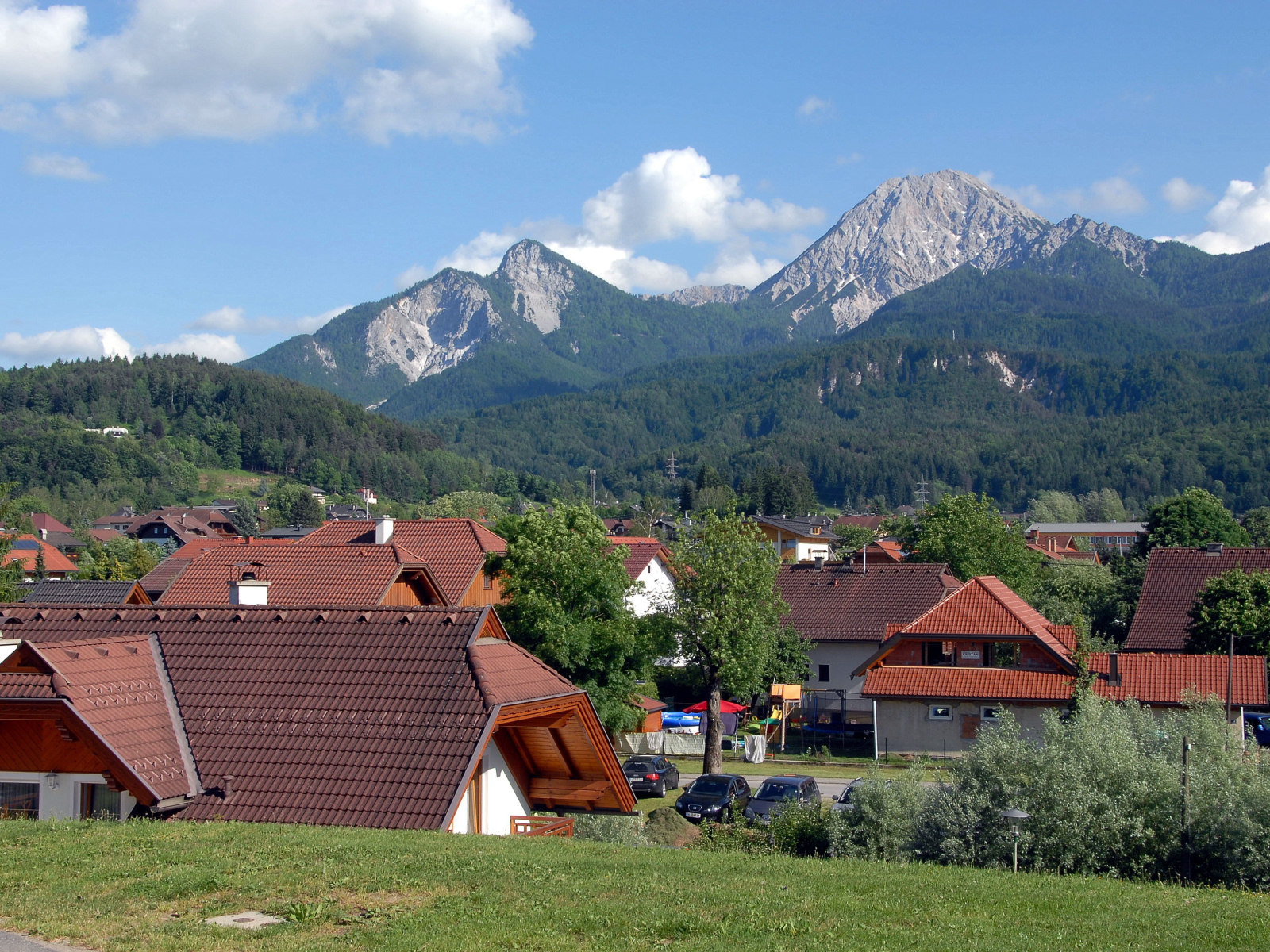 Панорама города на курорте Фаакер-Зее, Австрия
