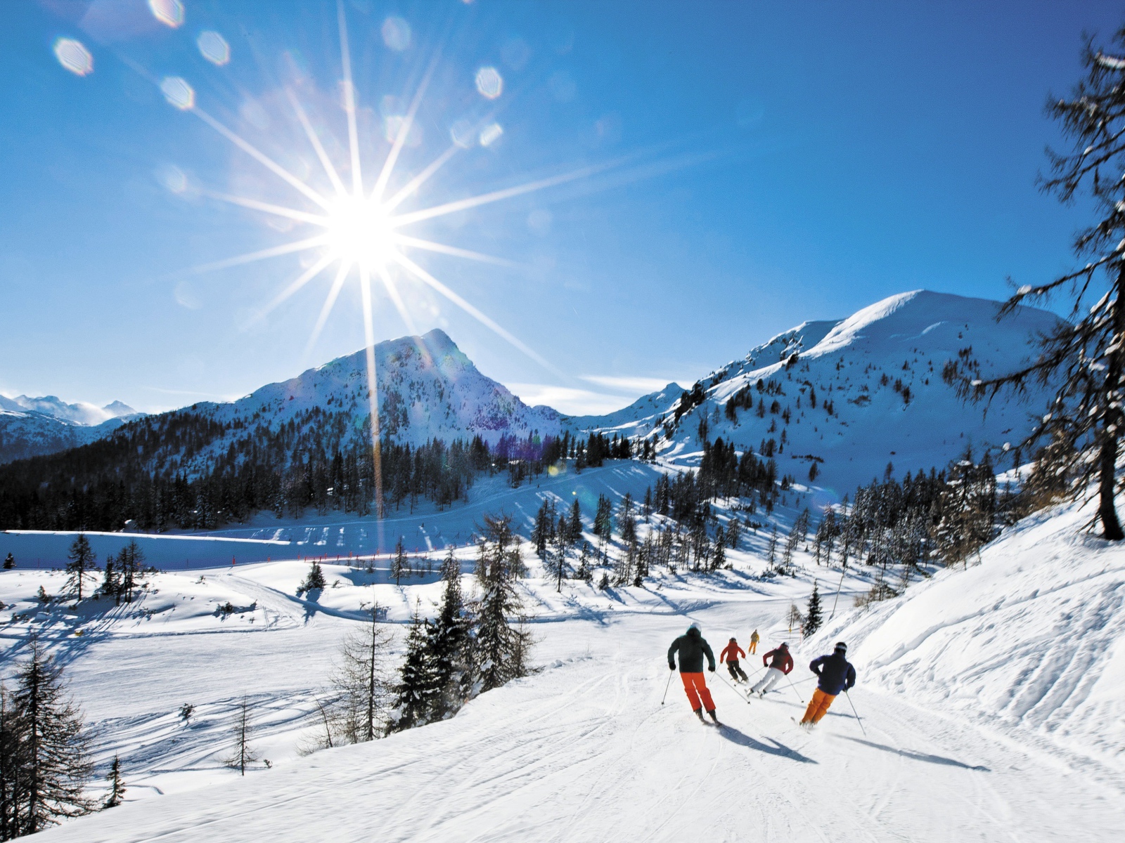 Катание на лыжах на горнолыжном курорте Шладминг, Австрия