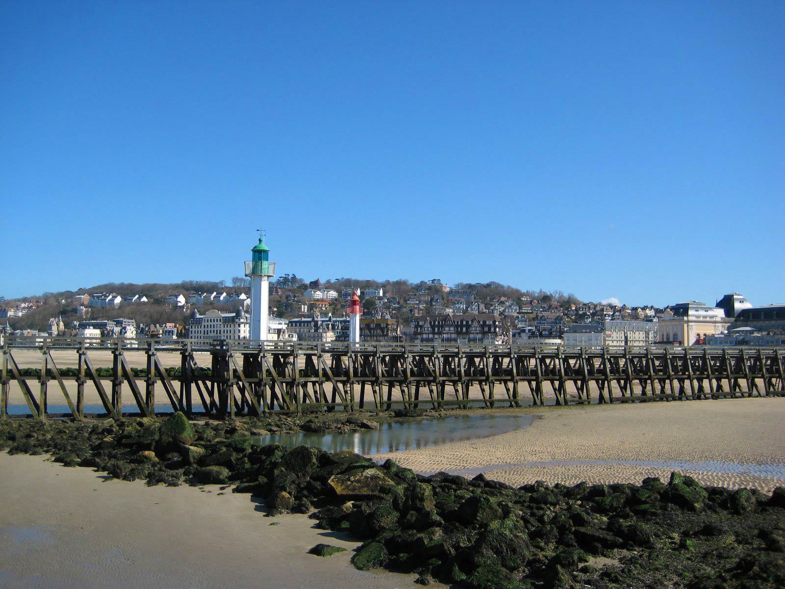 Причал на курорте Довиль, Франция