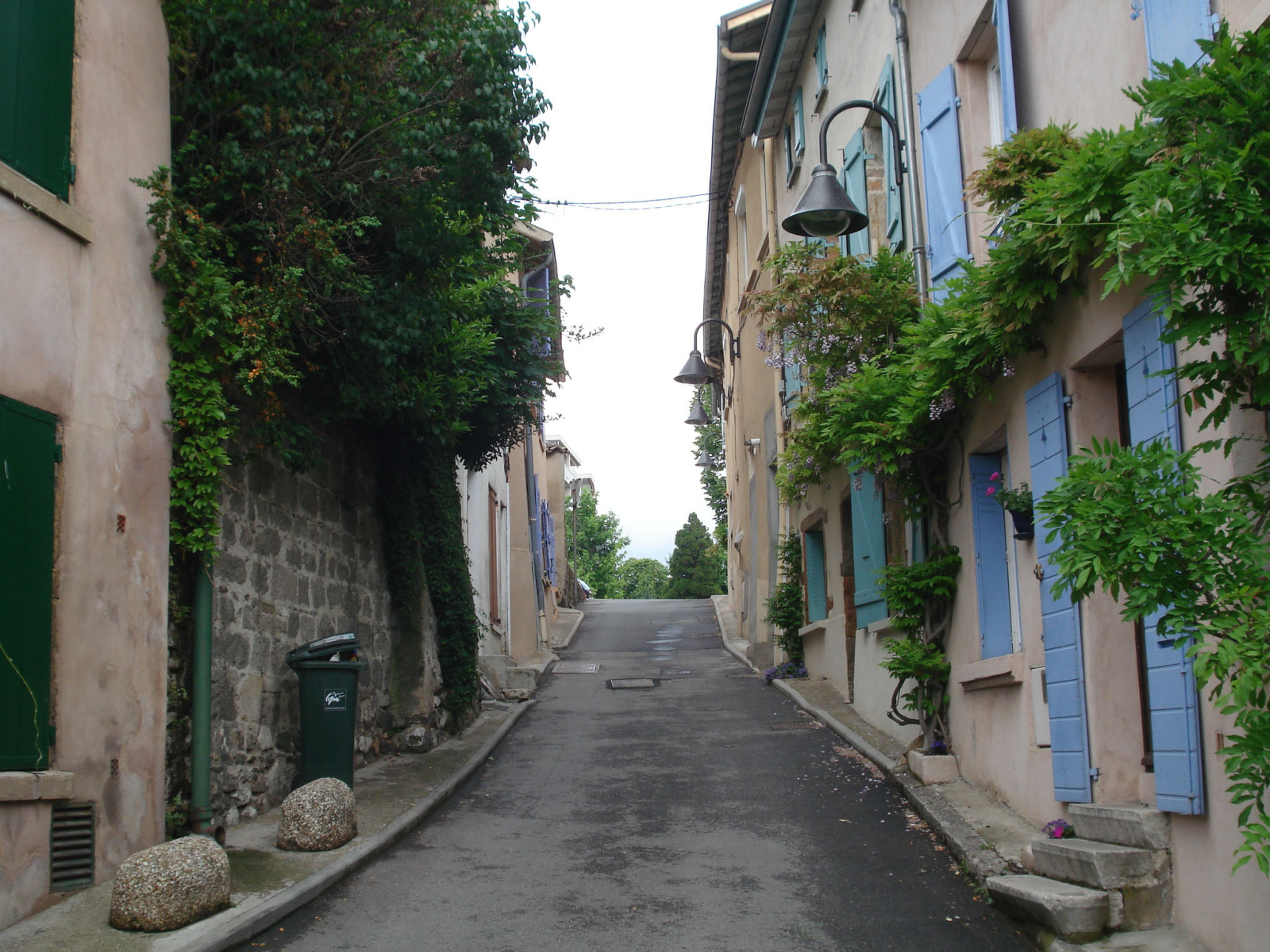 Старинная улочка в городе Лион, Франция