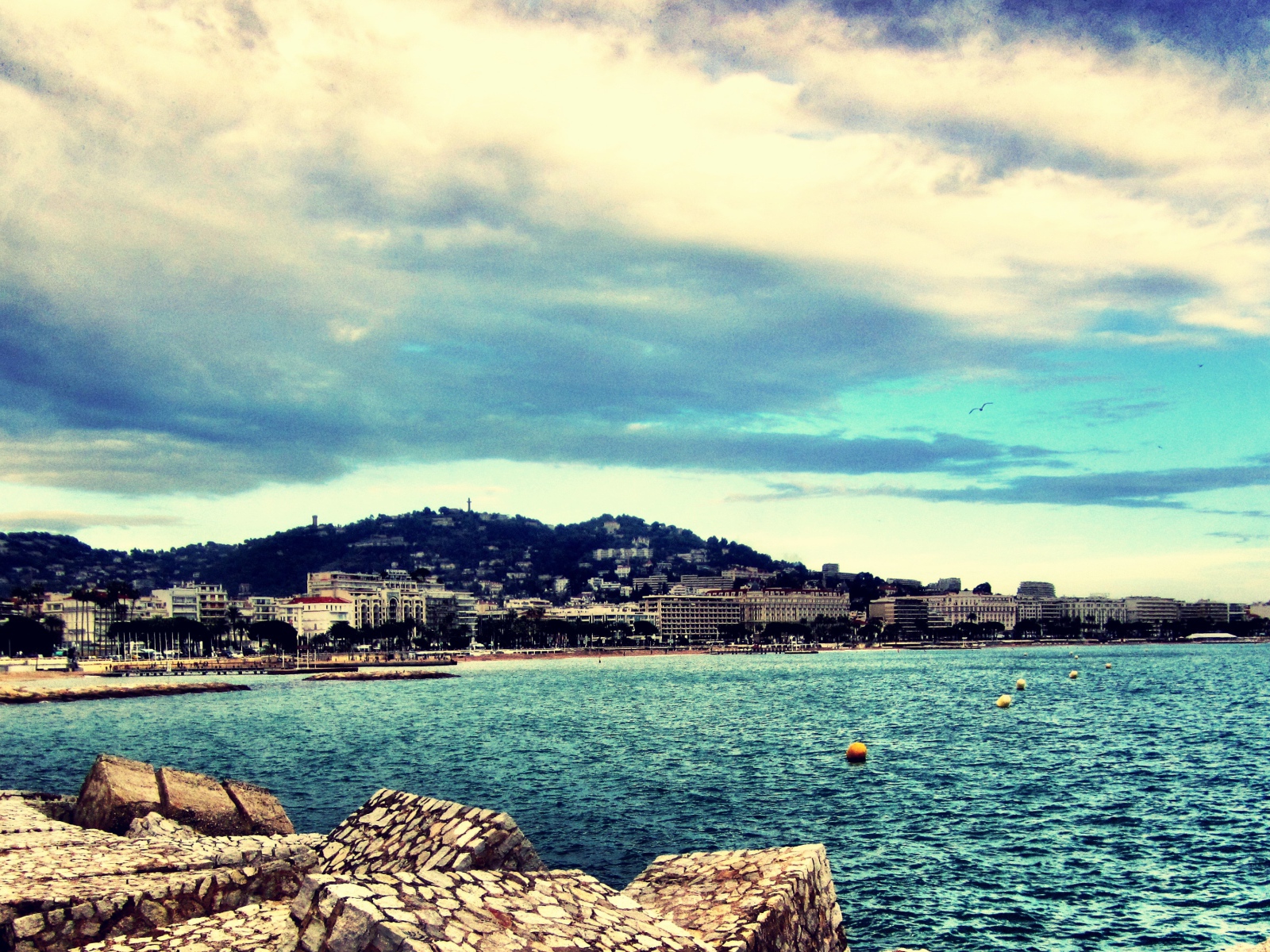 Набережная в Каннах, Франция