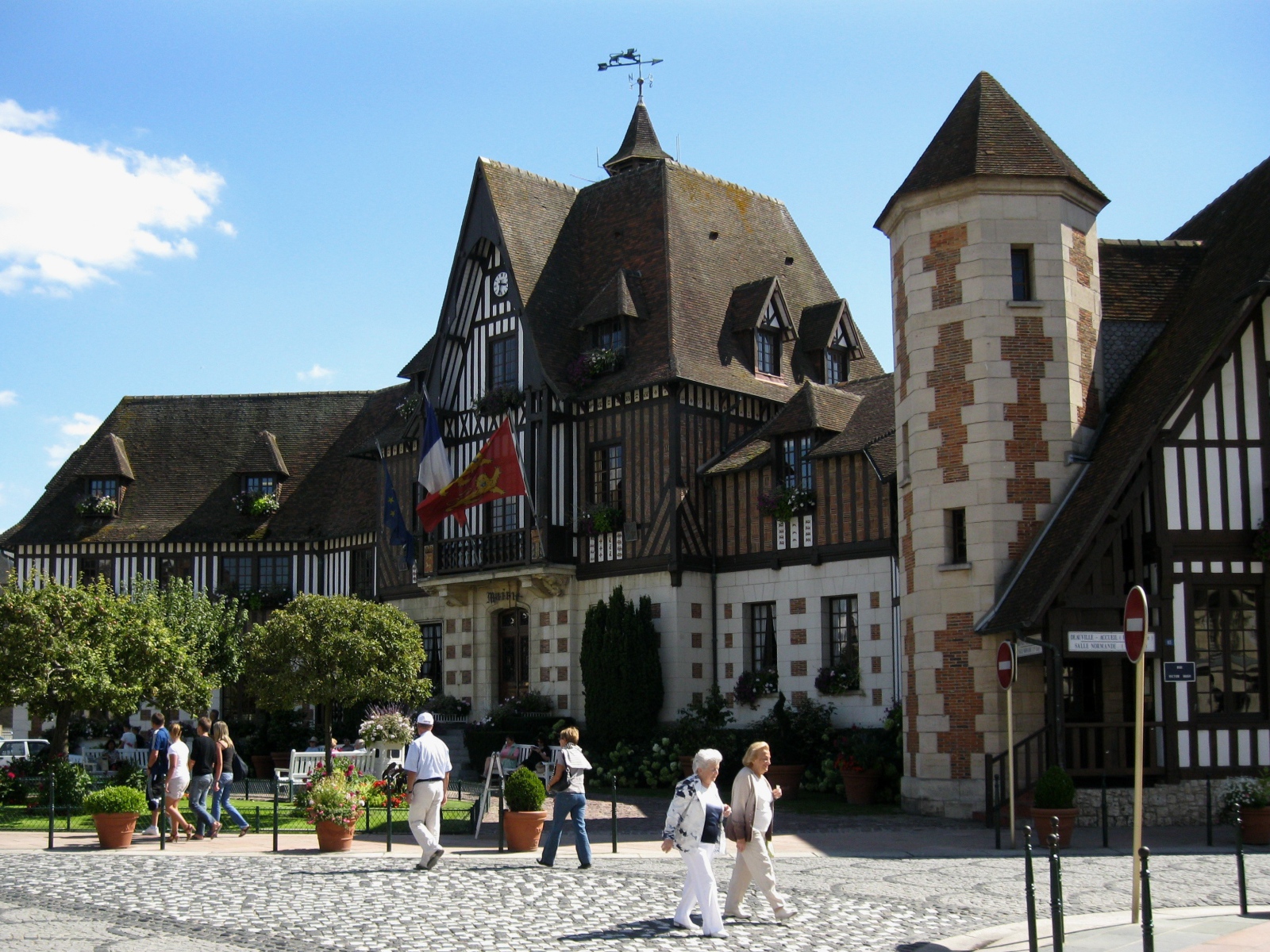 Ресторан на курорте Довиль, Франция