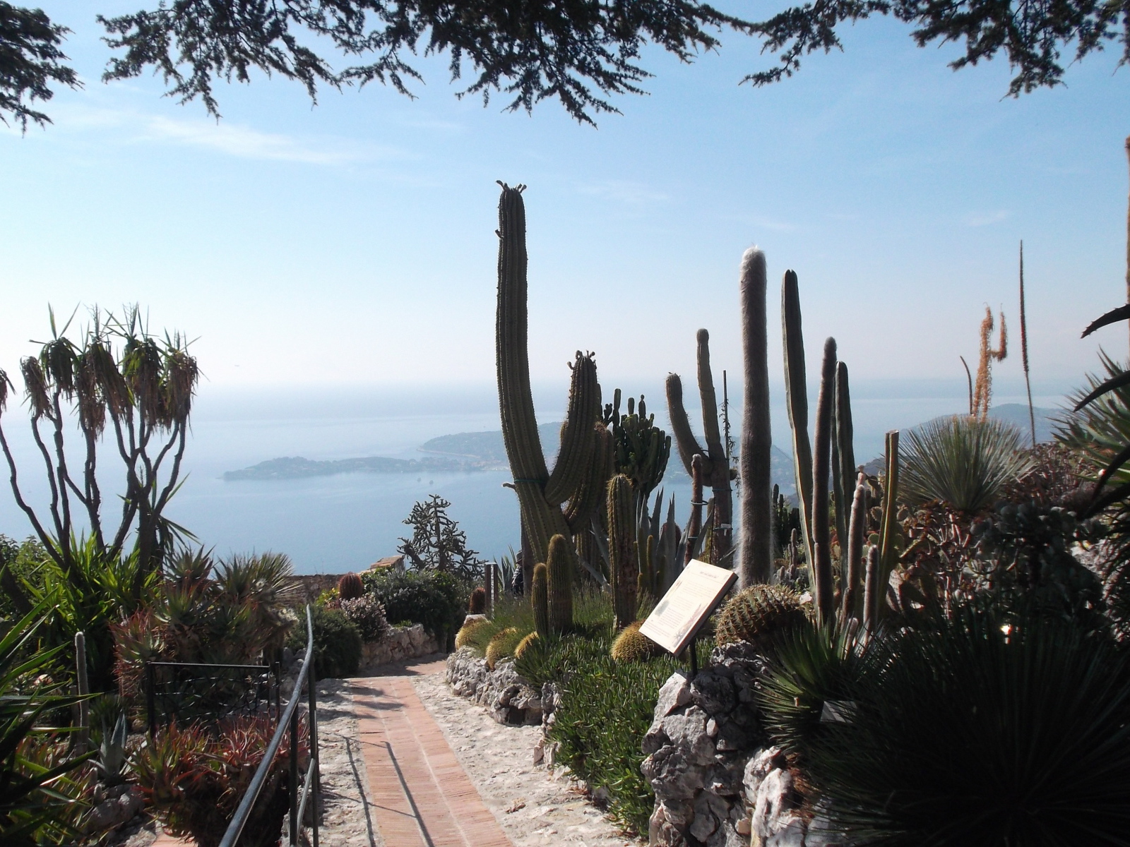 Дорожка на курорте Эз, Франция