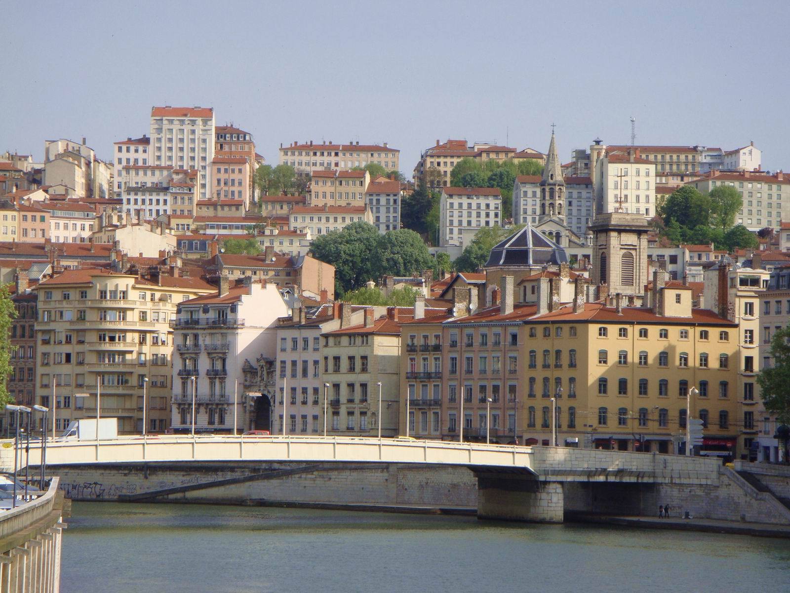 Городские здания в городе Лион, Франция
