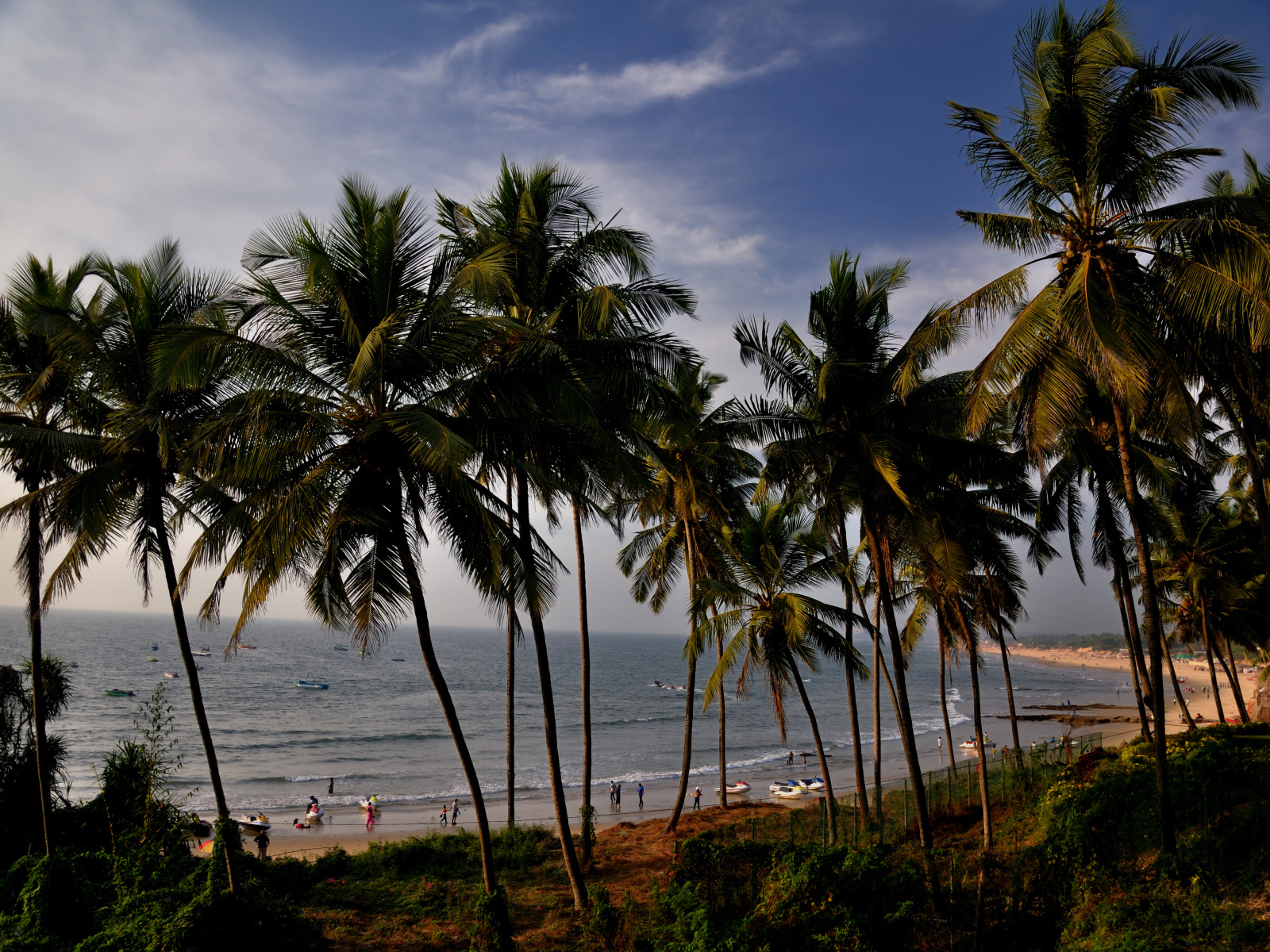 Пляж вечером в Вагаторе