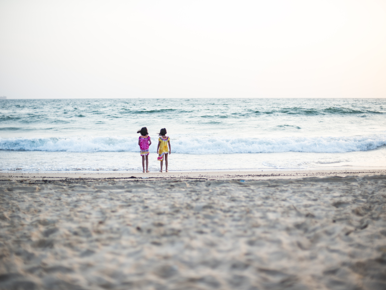 Девочки на пляже в Гоа
