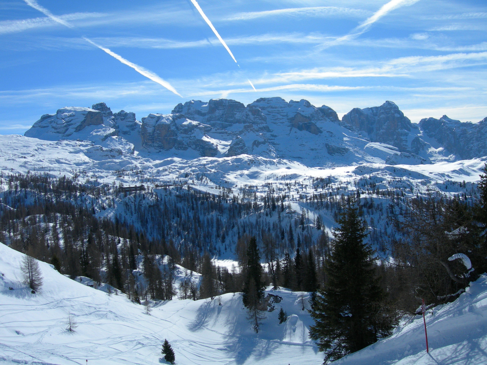 Альпы на горнолыжном курорте Мадонна ди Кампильо, Италия